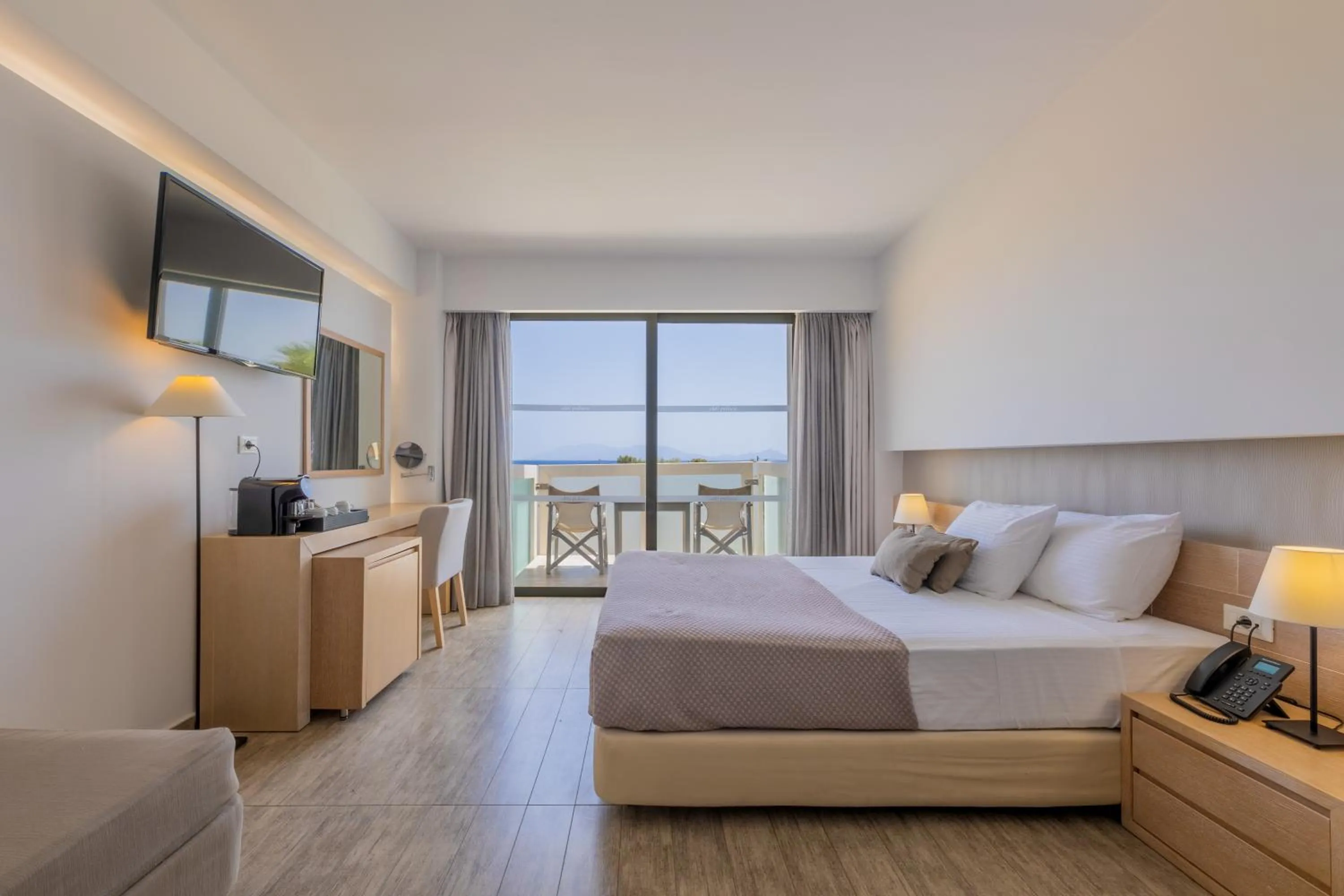 Sea view, Bed in Akti Palace Hotel