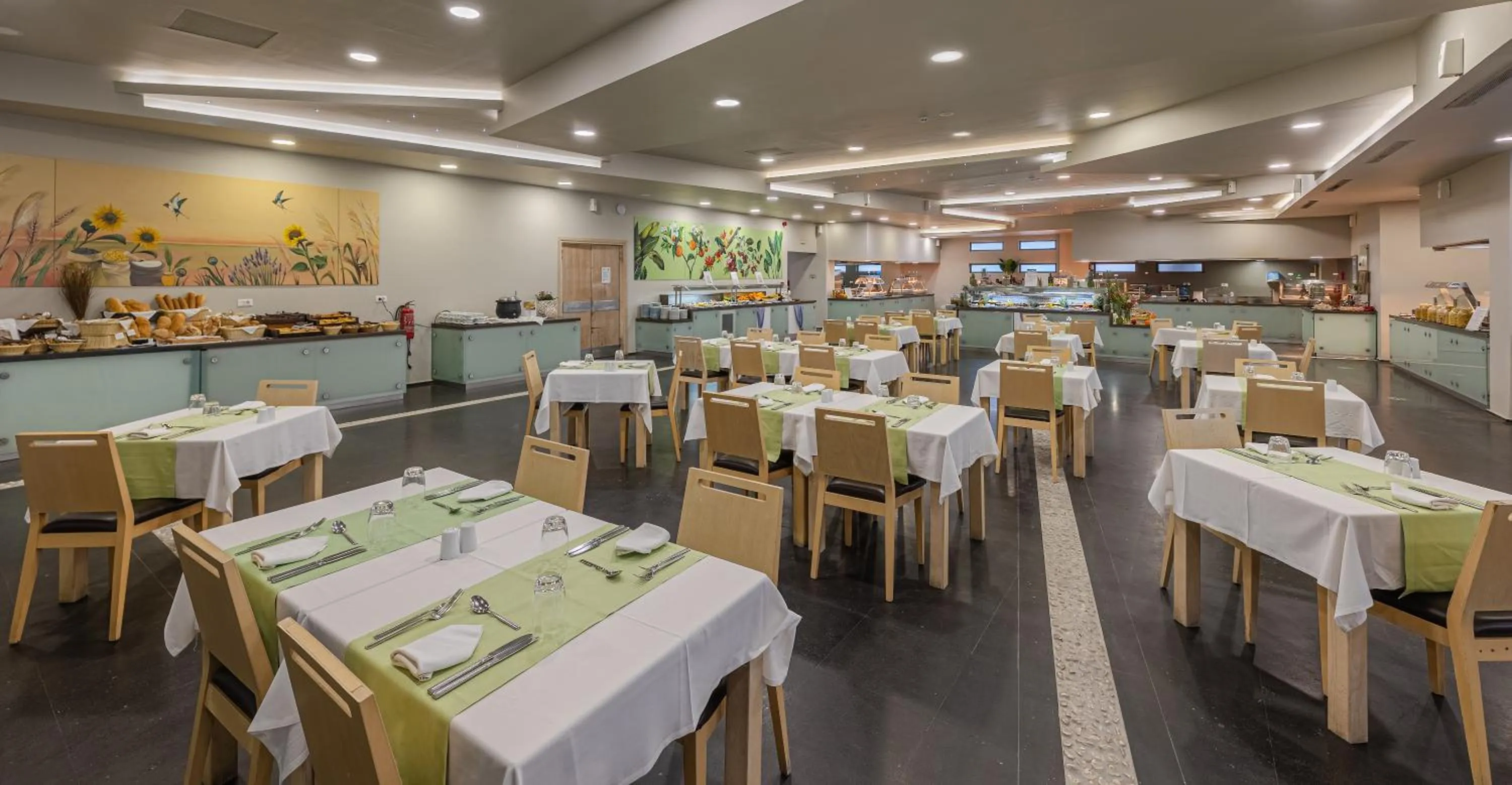 Restaurant/places to eat in Akti Palace Hotel