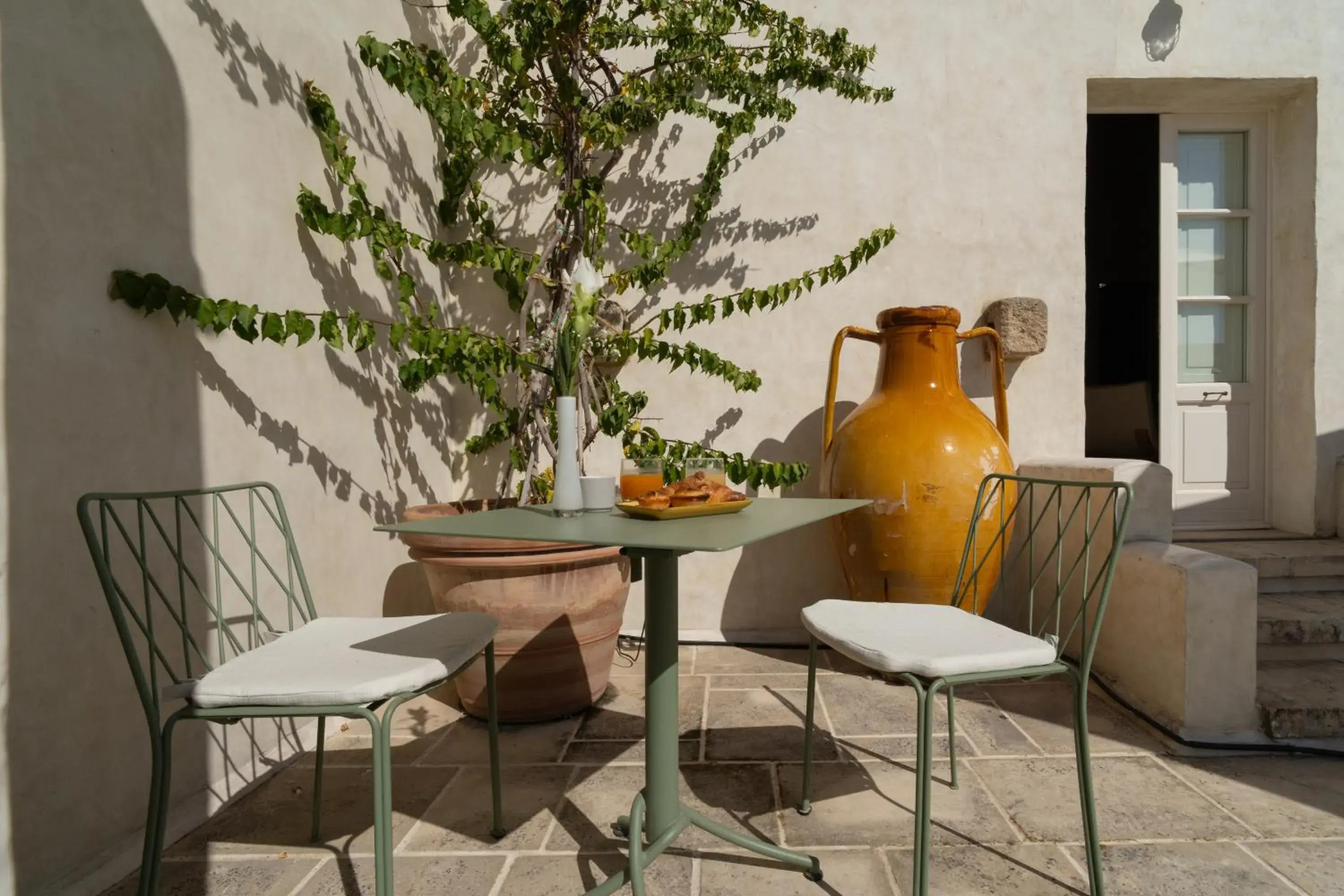 Double Room with Private Bathroom in Palazzo Muci Double Room with Private Bathroom in Palazzo Muci