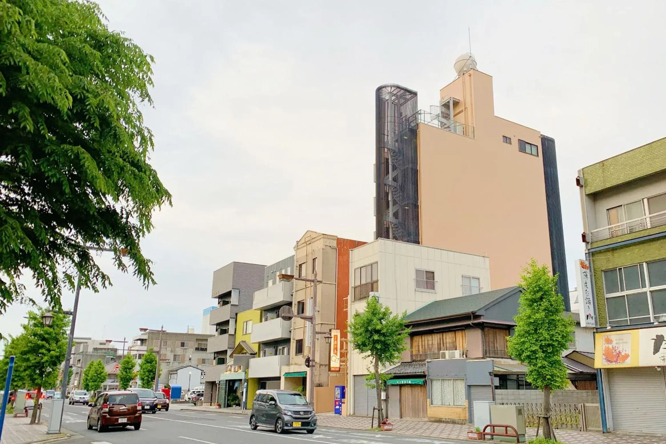 Property building in PetitHotel017全室ミニキッチン付きファミリルーム 飲食街中心 阿波踊り会館7分 文理 徳島大学 アスティとくしま車8分 Property building in PetitHotel017全室ミニキッチン付きファミリルーム 飲食街中心 阿波踊り会館7分 文理 徳島大学 アスティとくしま車8分