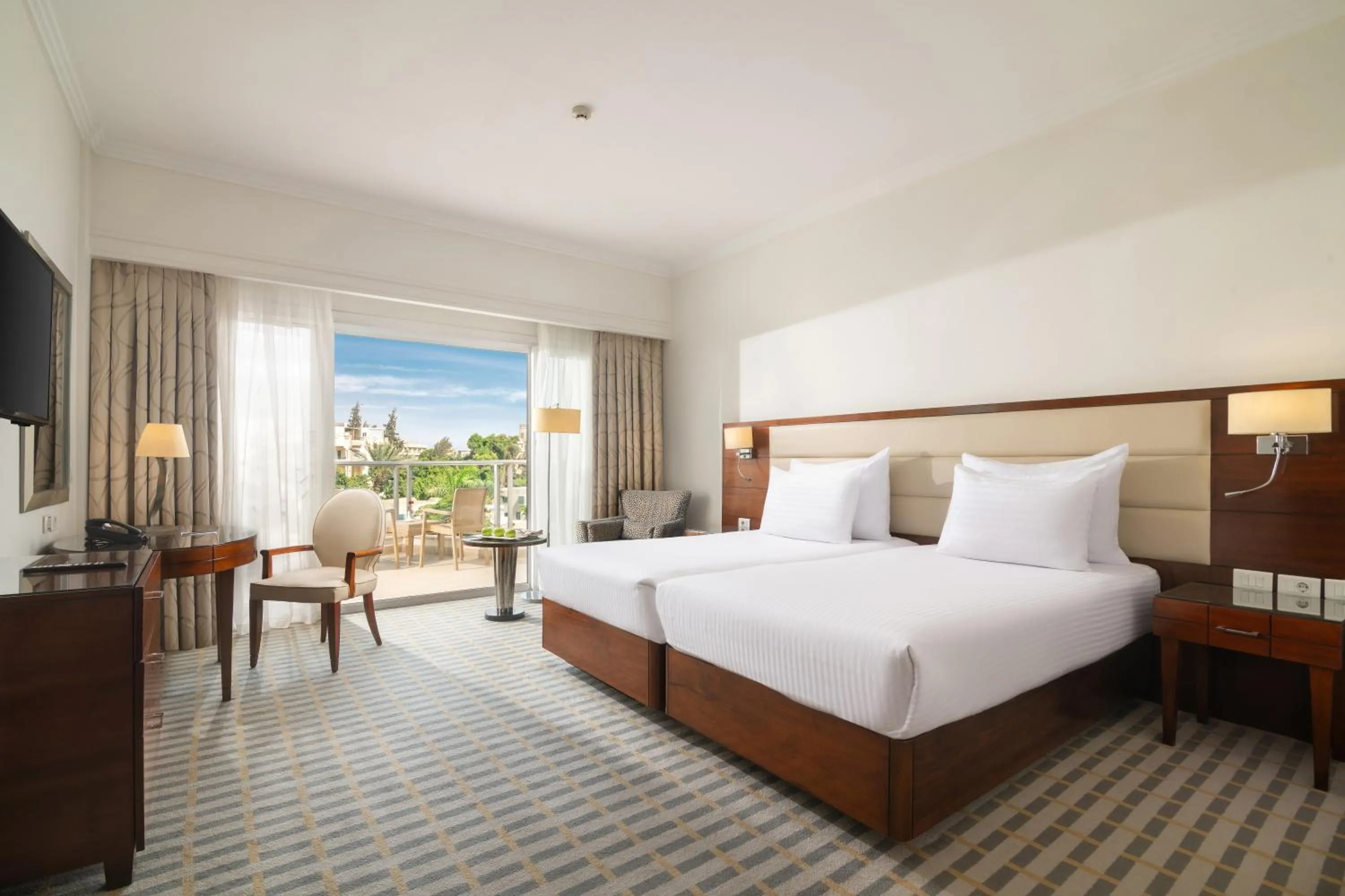 Bed in Steigenberger Pyramids Cairo