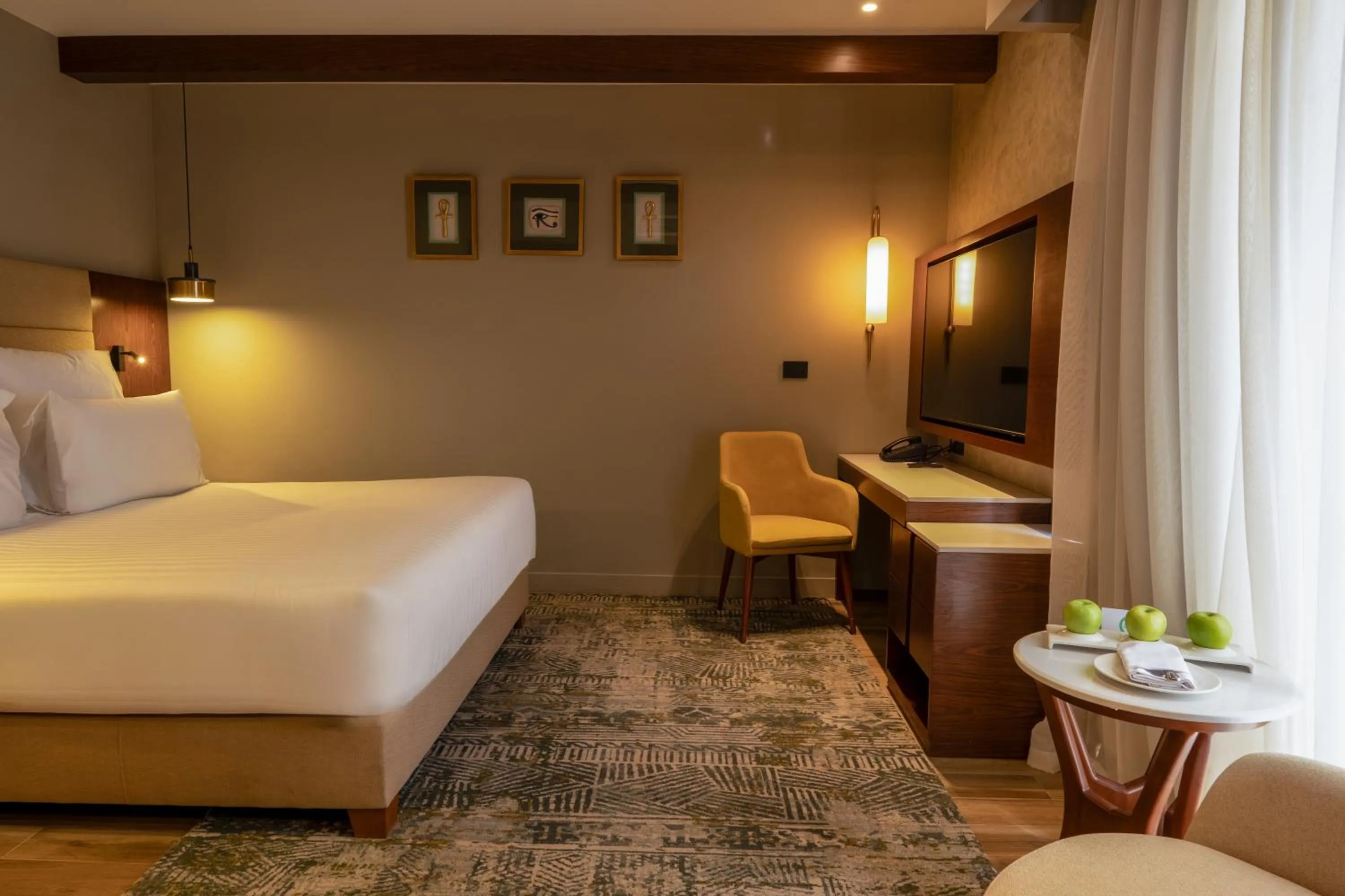 Bed in Steigenberger Pyramids Cairo