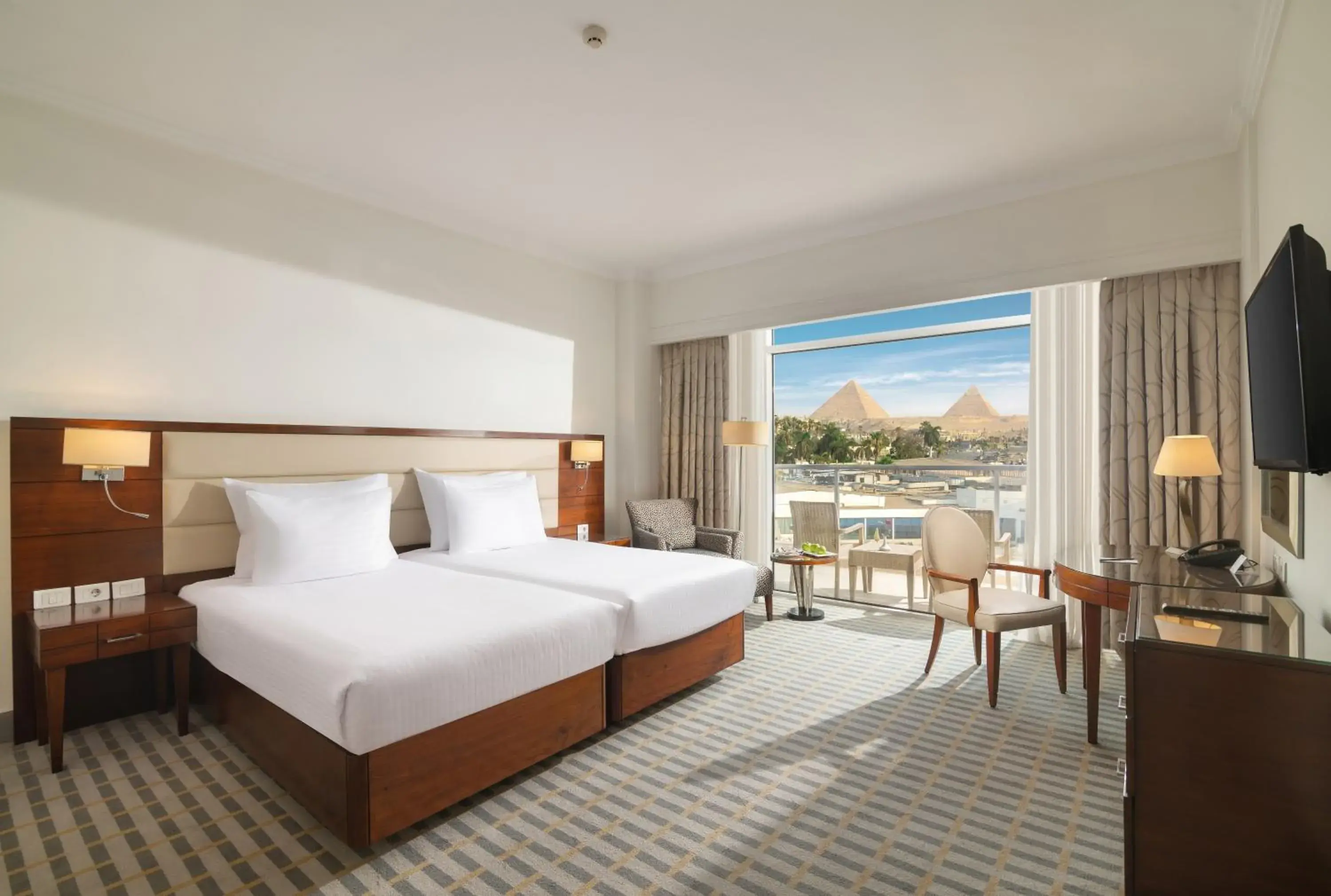 Bed in Steigenberger Pyramids Cairo Bed in Steigenberger Pyramids Cairo