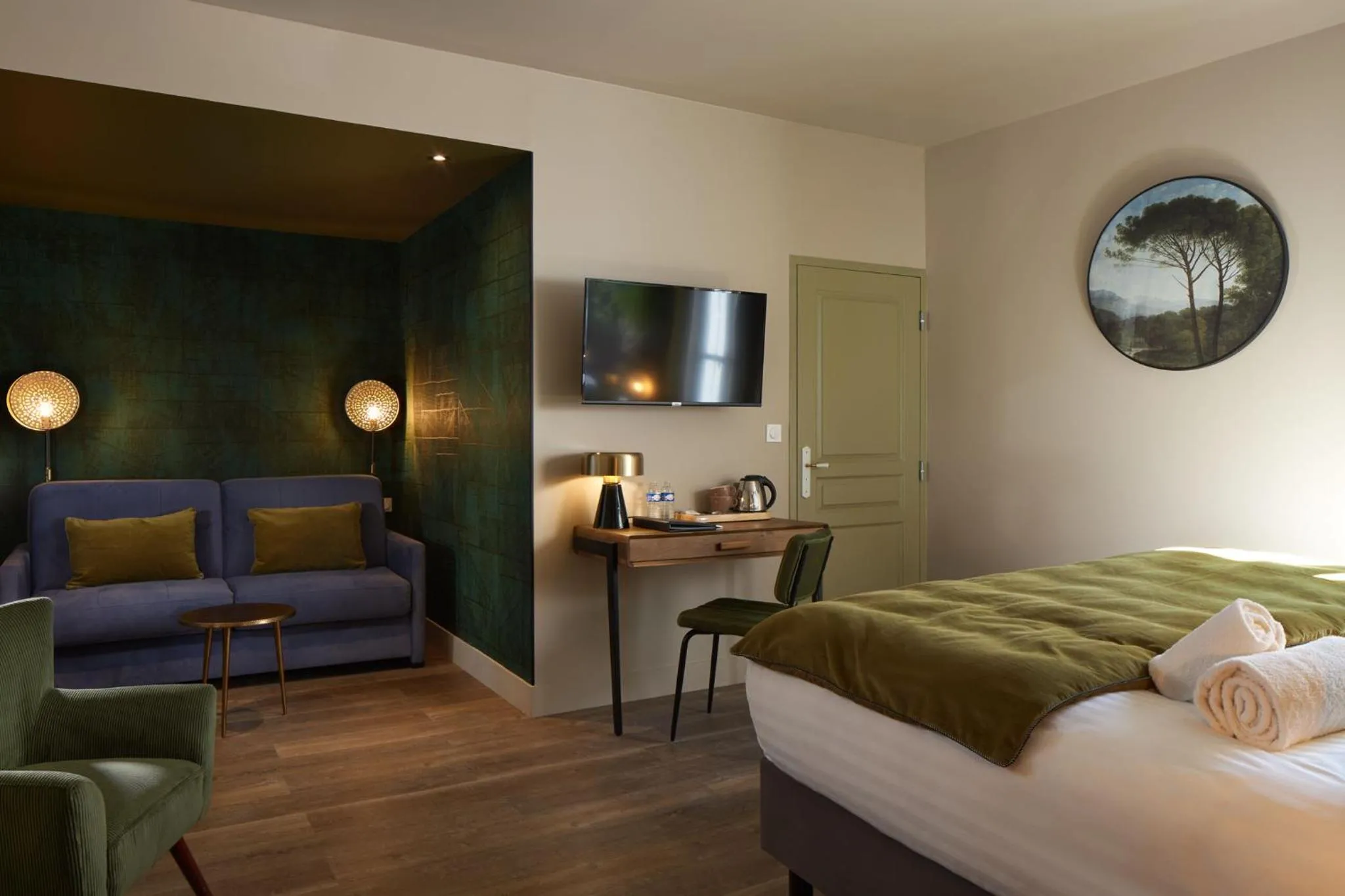 Photo of the whole room, Bed in Hôtel Saint-Alban