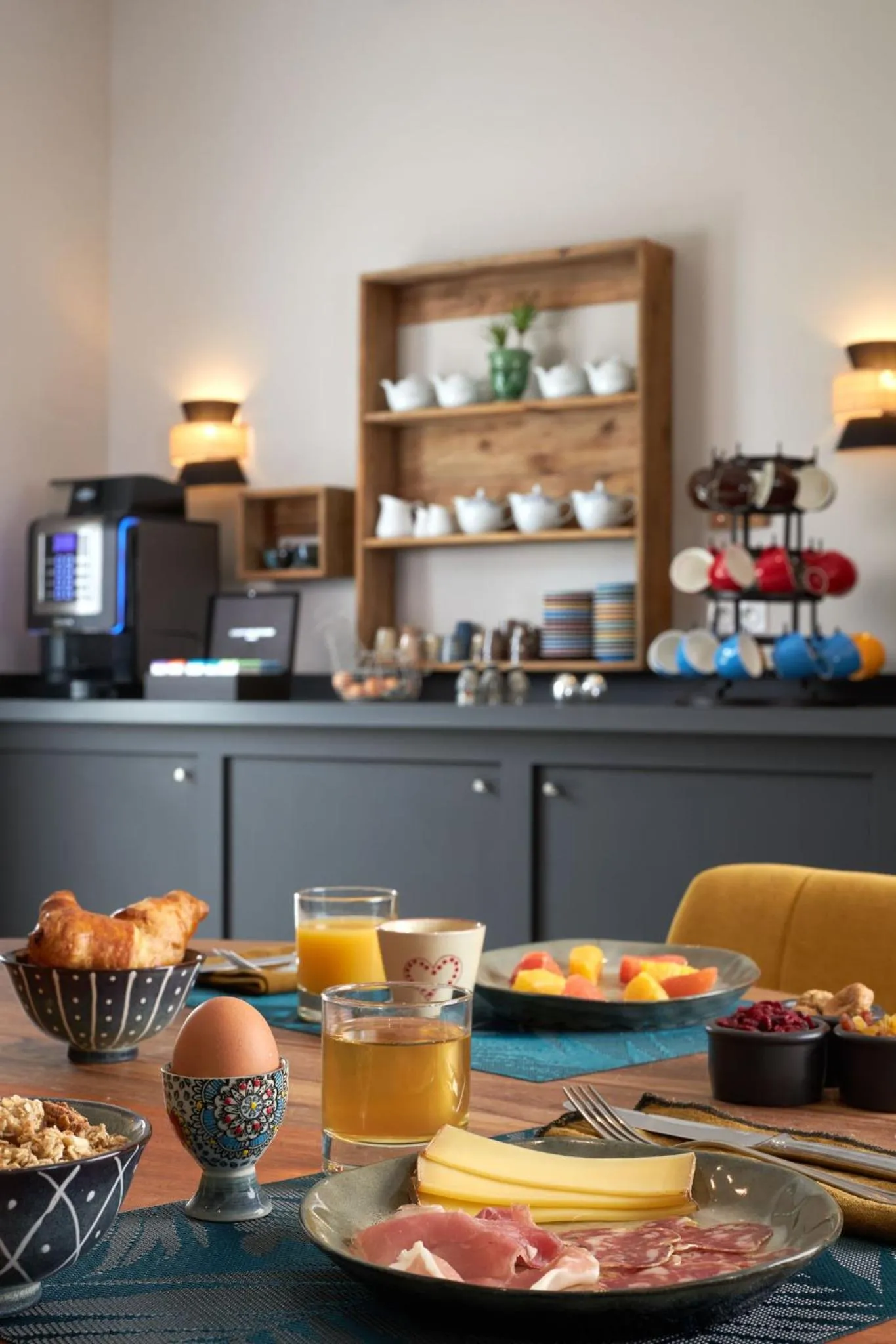 Buffet breakfast in Hôtel Saint-Alban