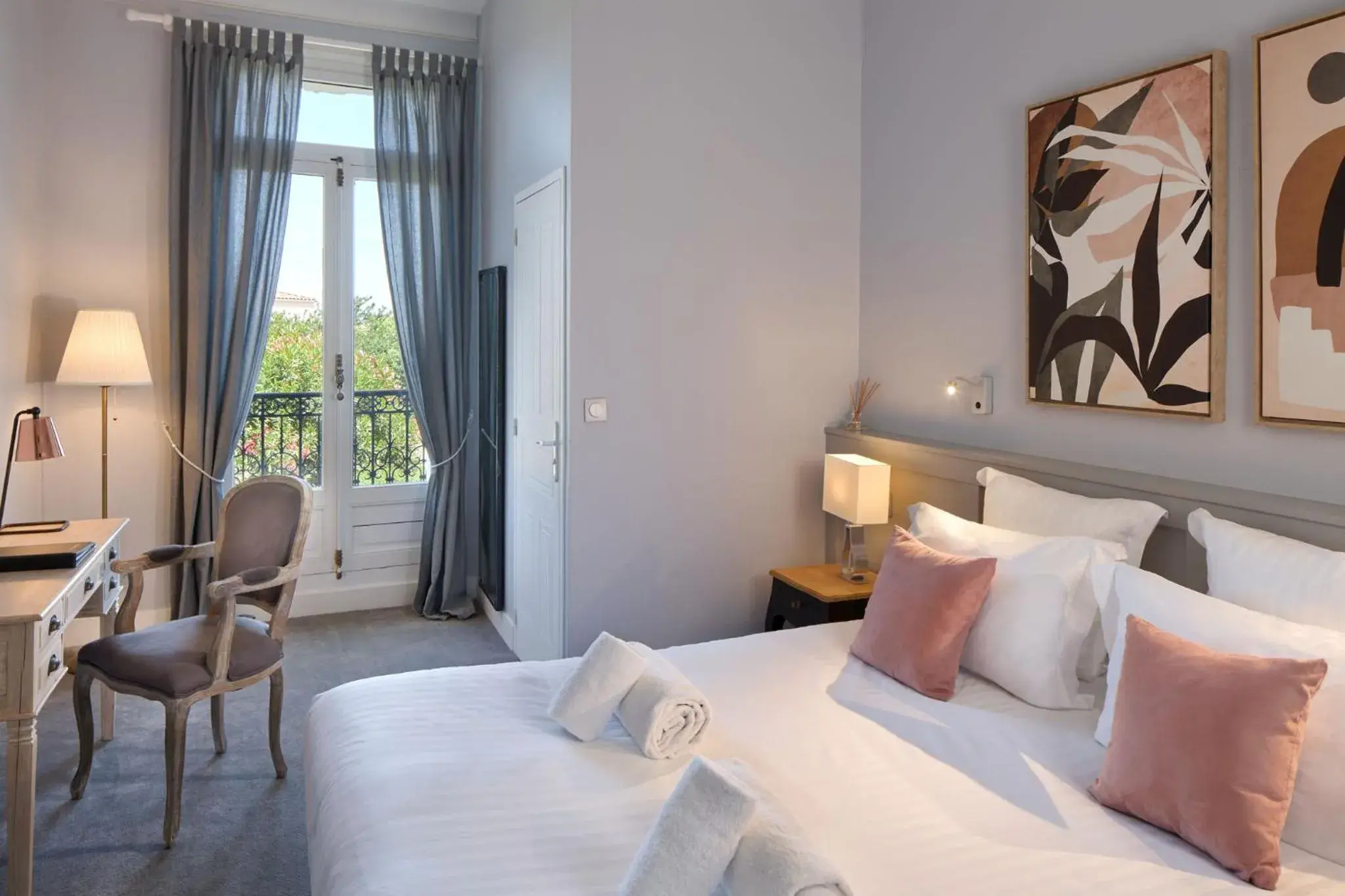 Double Room in Hôtel Saint-Alban Double Room in Hôtel Saint-Alban