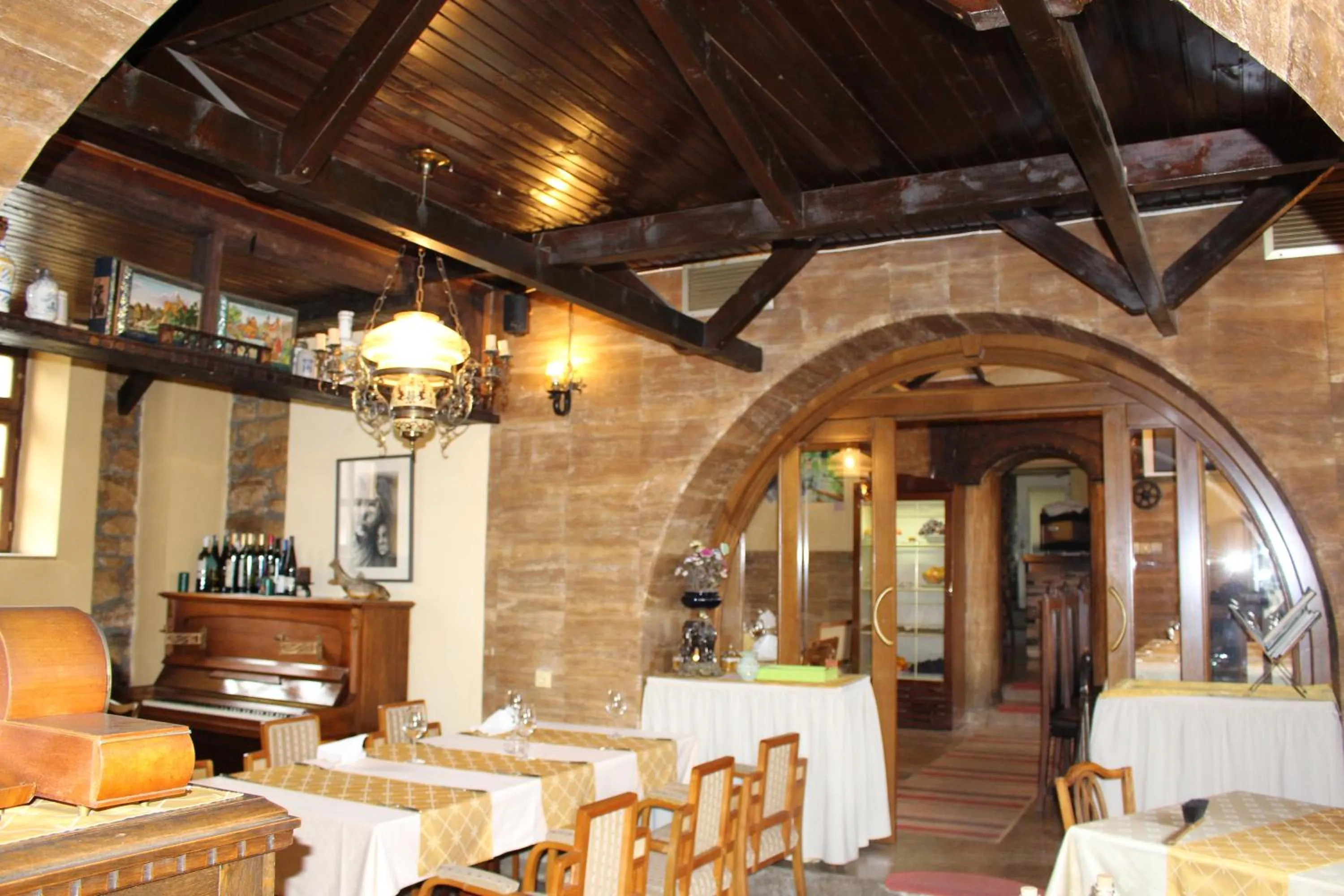 Restaurant/places to eat in Motel Alas