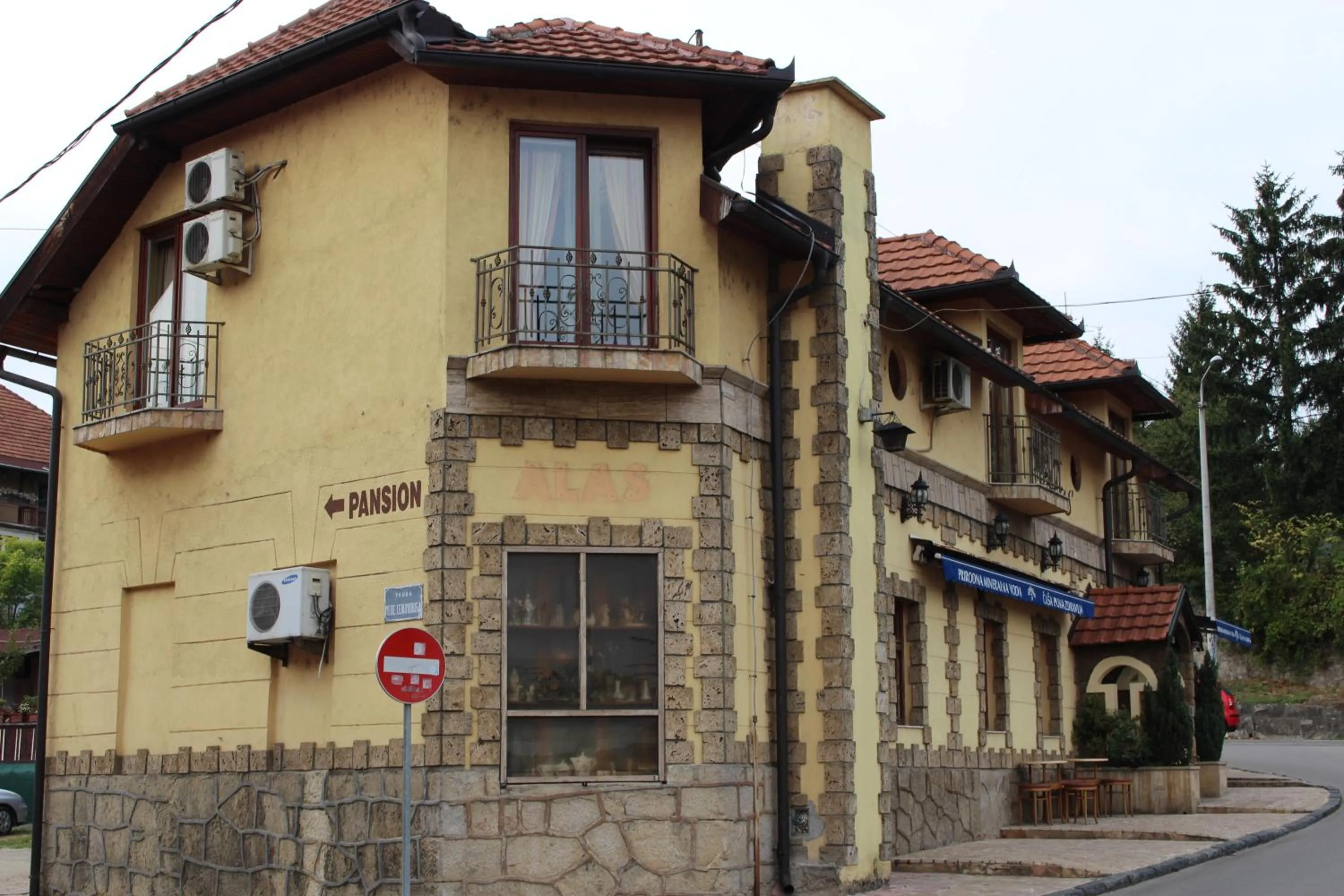 Facade/entrance in Motel Alas