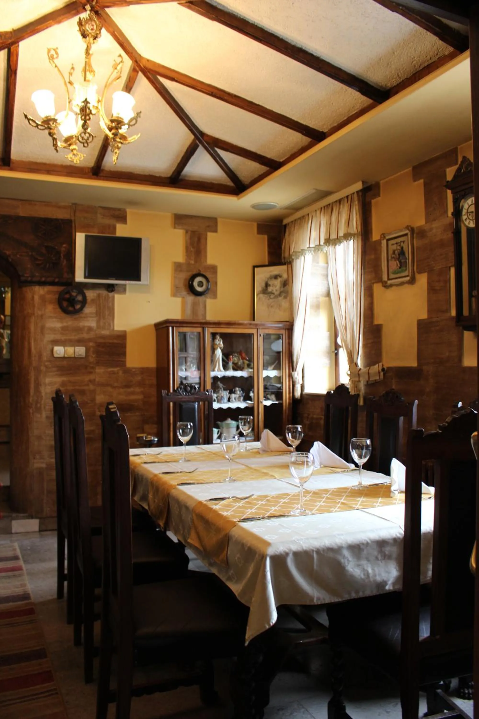 Restaurant/places to eat in Motel Alas