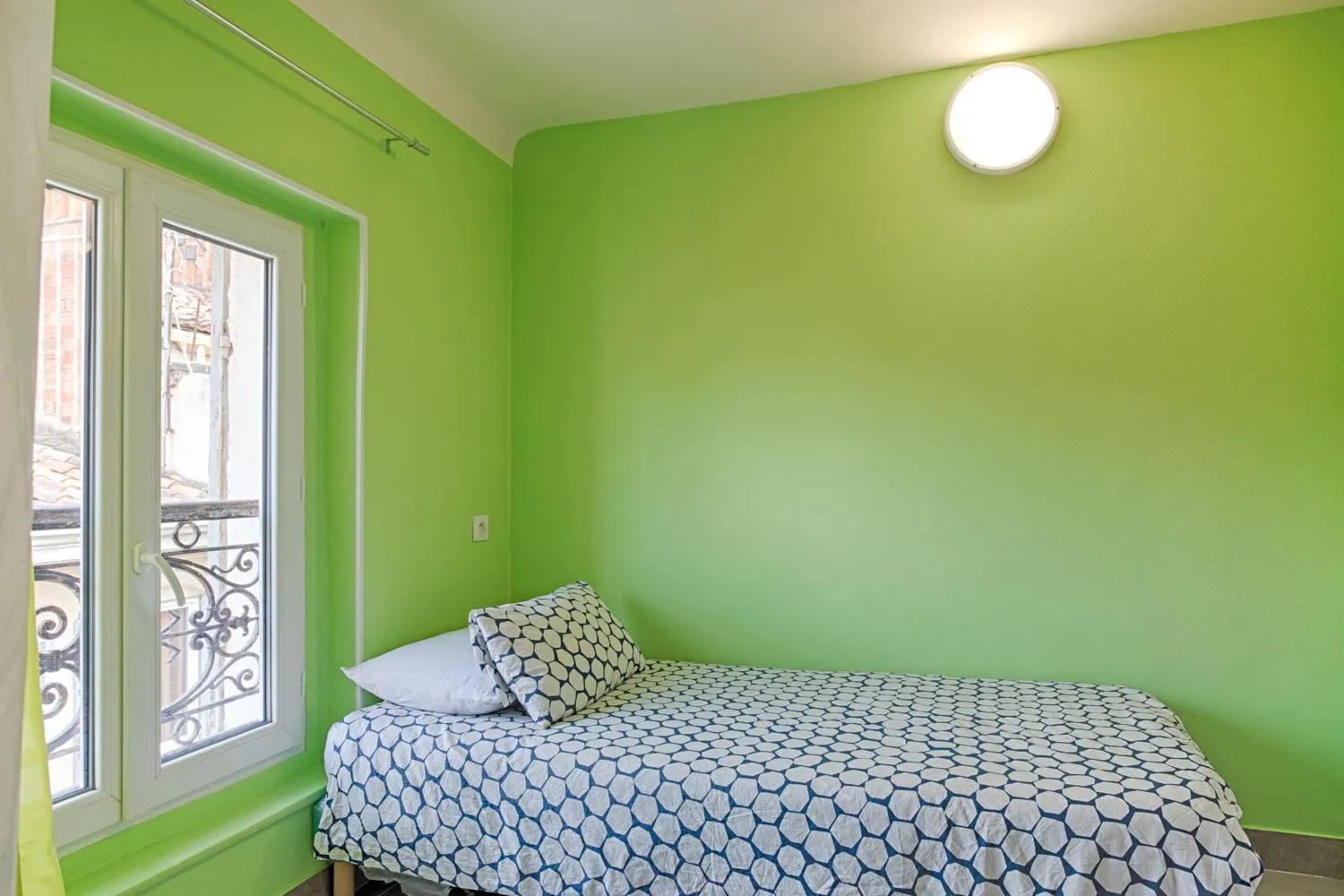 Bed in Hotel Monte-Cristo