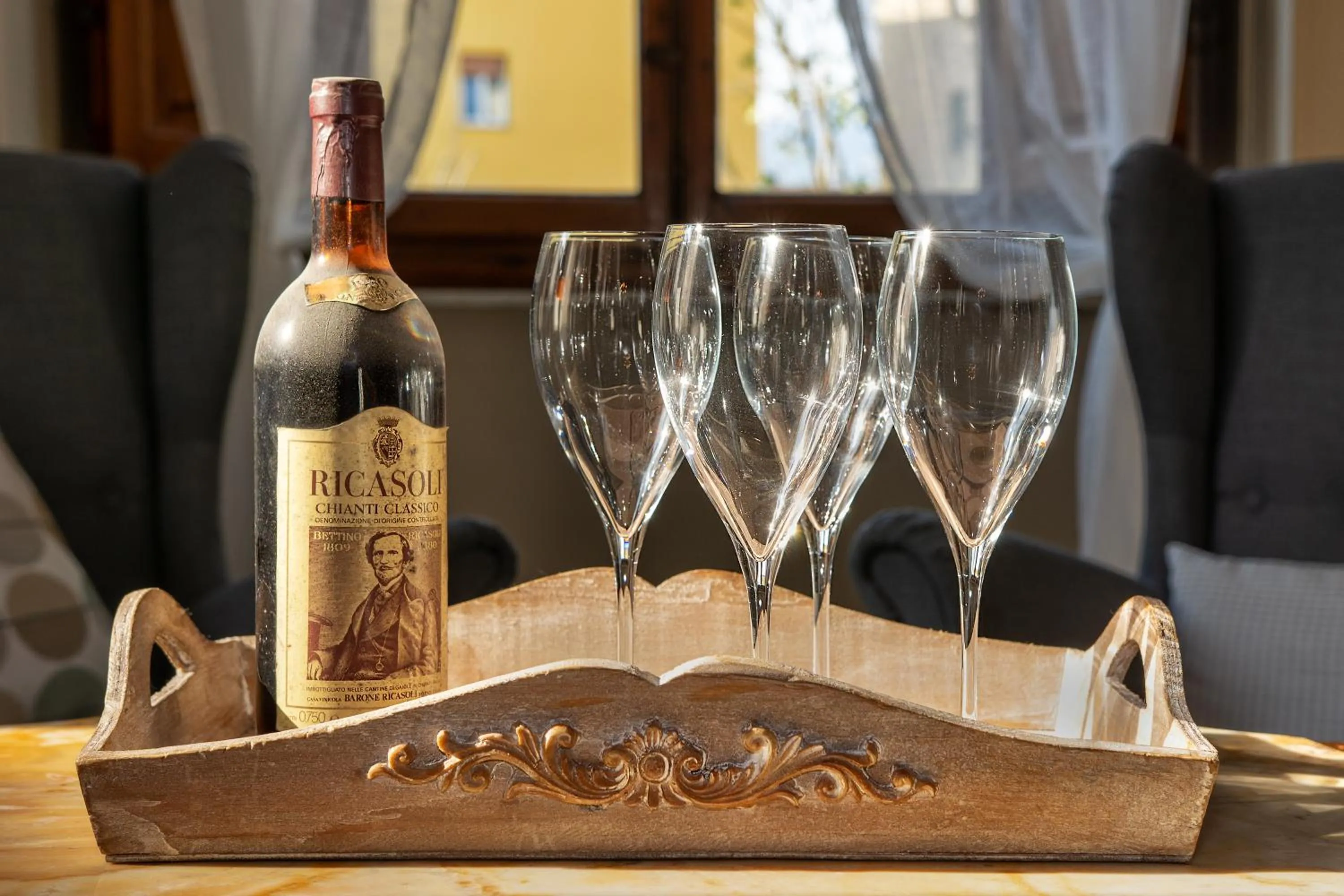 Communal lounge/ TV room in Villa Ricci Suites