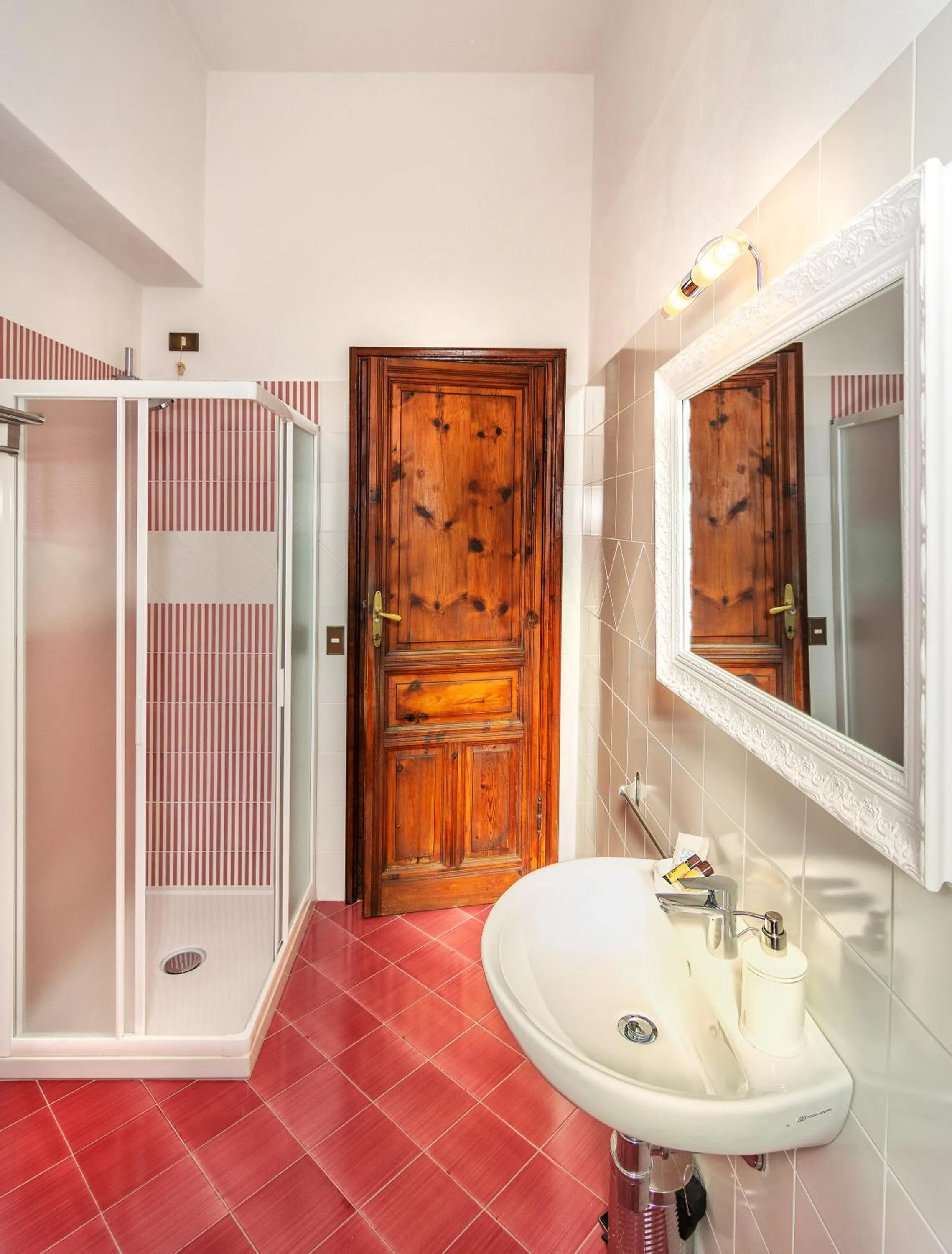 Shower in Villa Ricci Suites