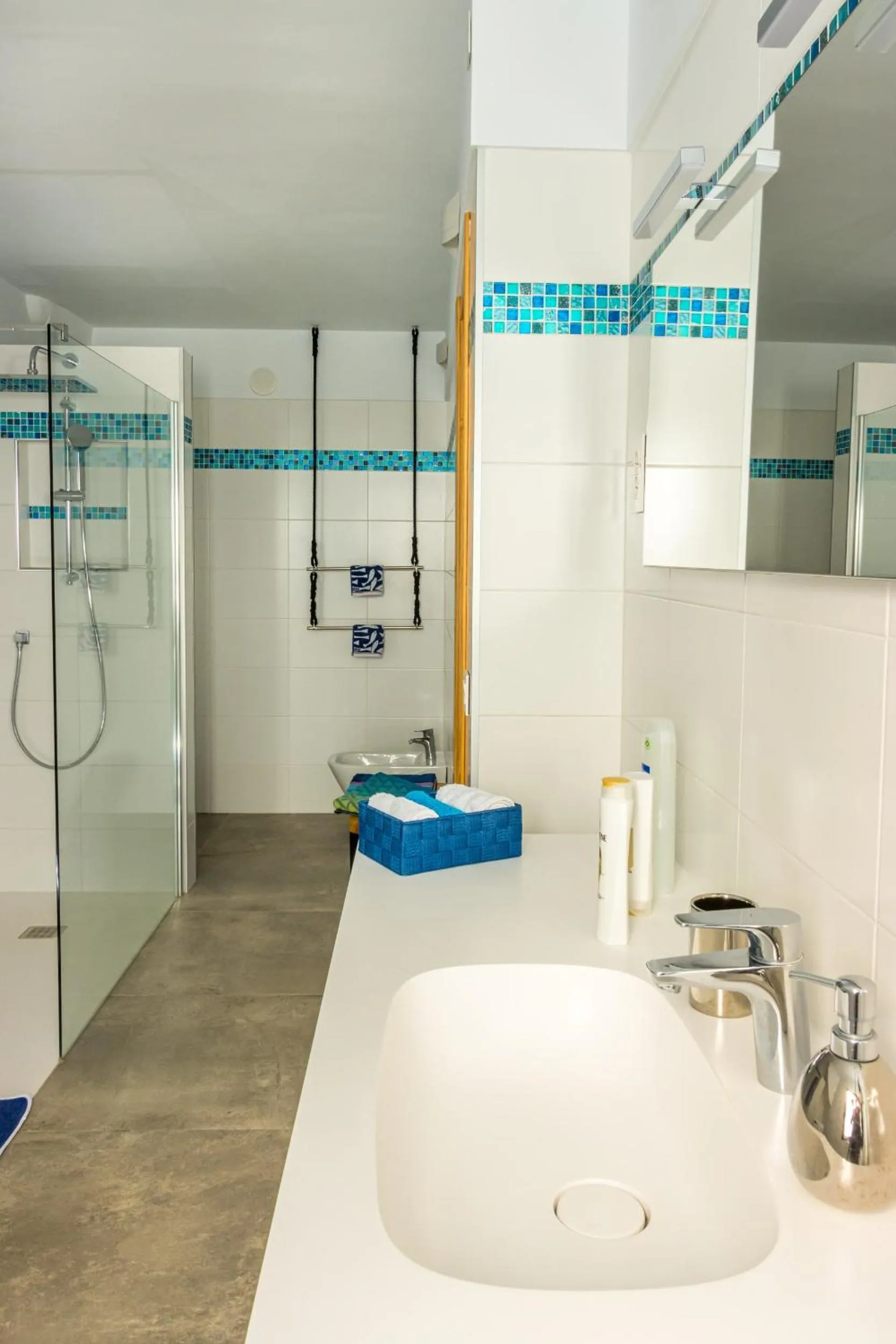 Bathroom in CASANTILVIA heated pool paradise