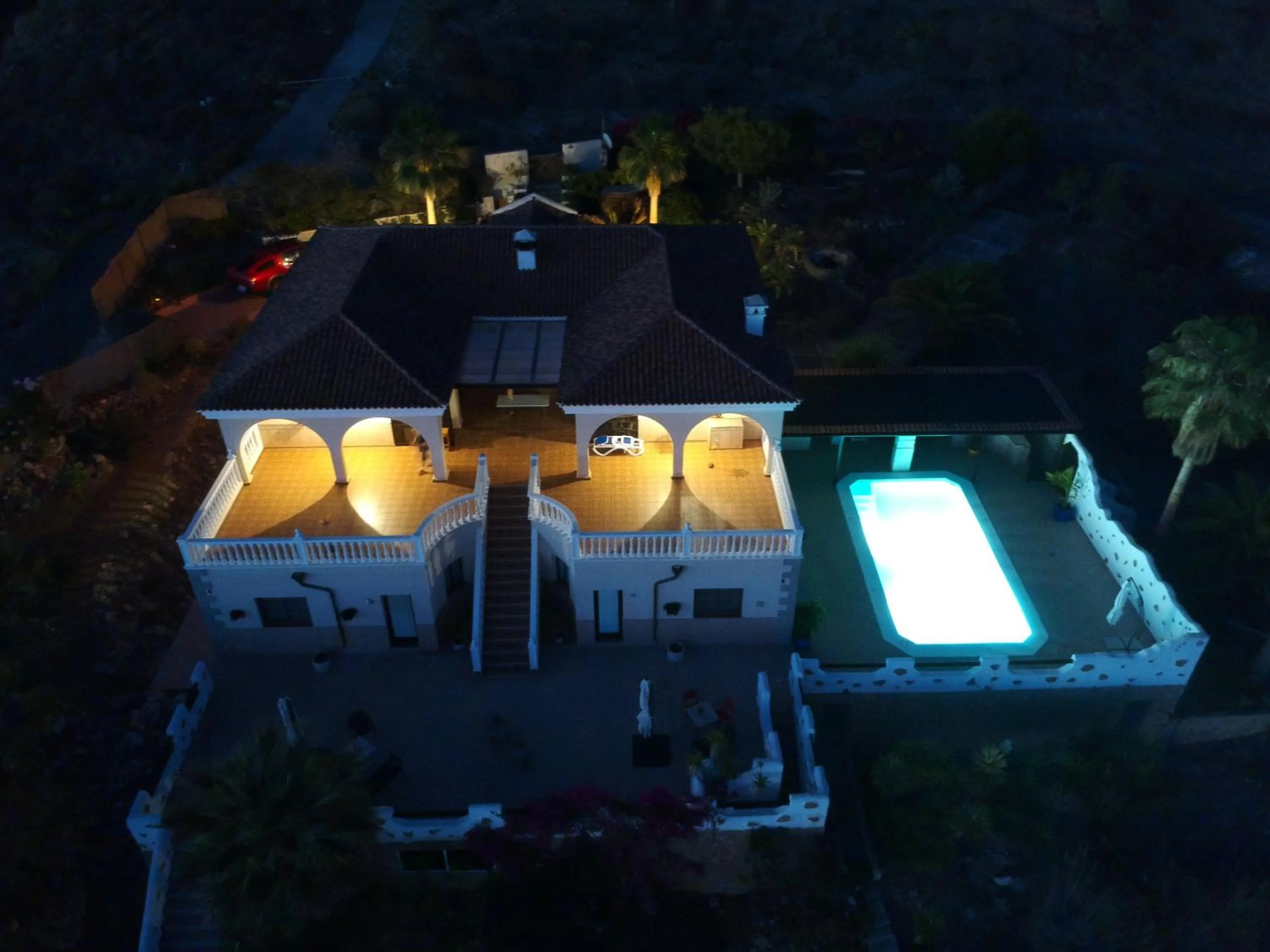 Bird's eye view in CASANTILVIA heated pool paradise