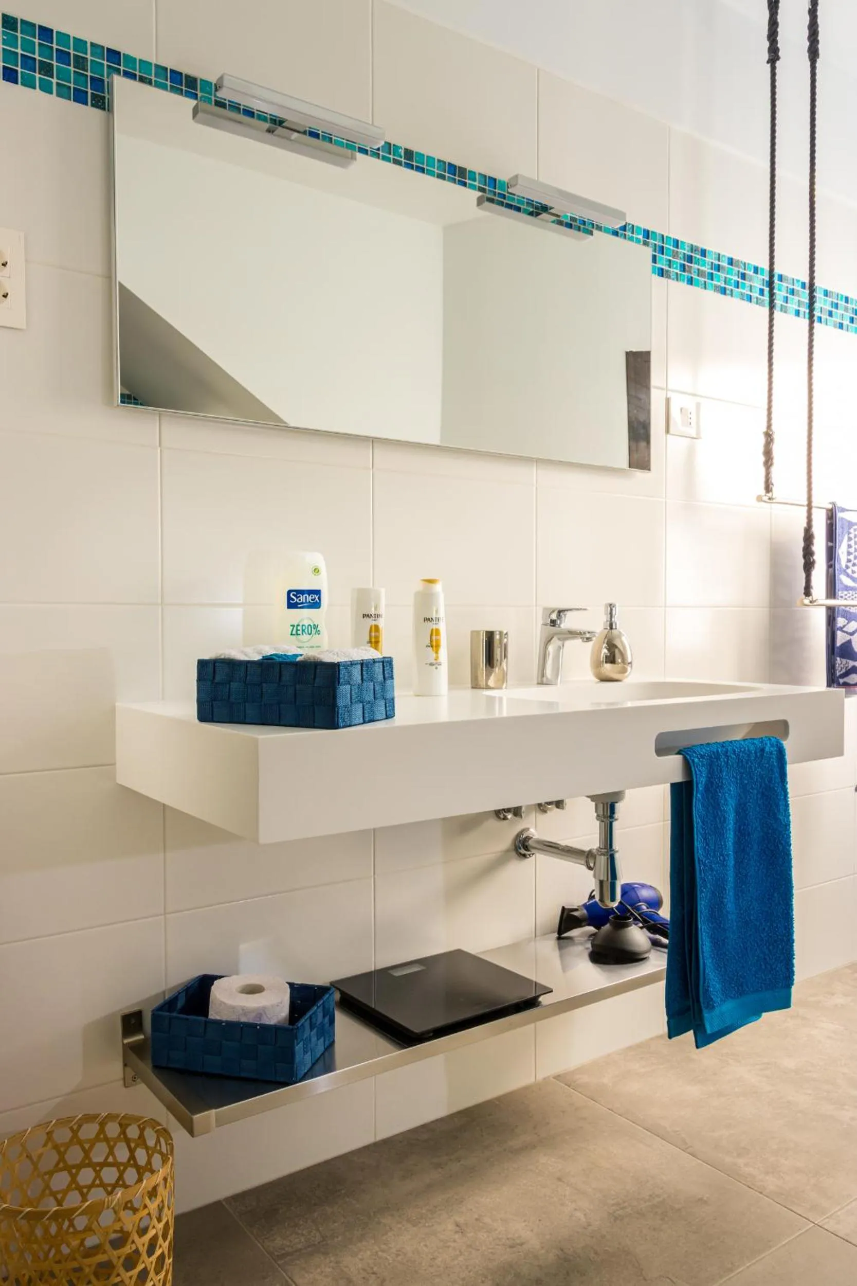 Bathroom in CASANTILVIA heated pool paradise