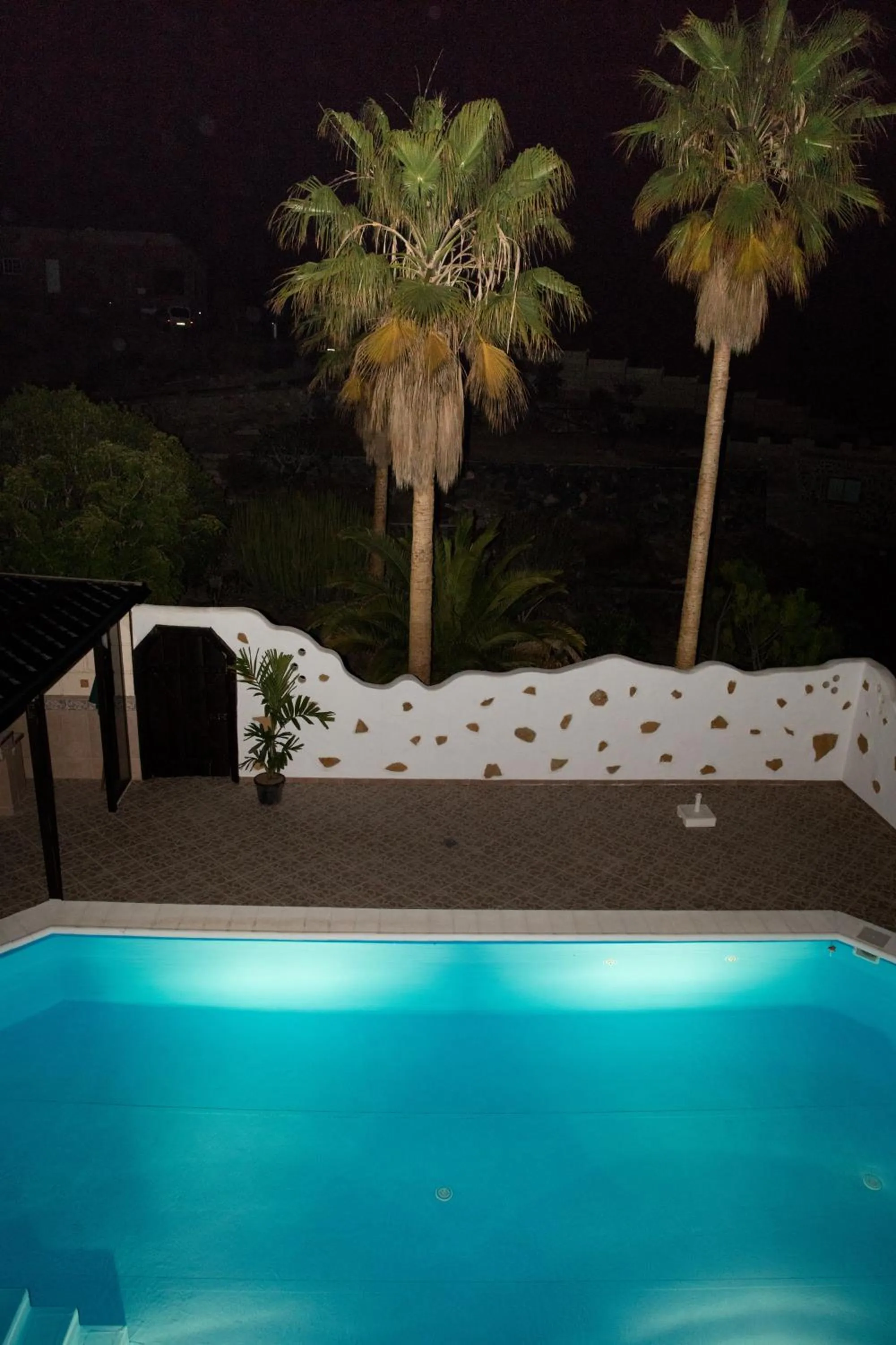 Pool view in CASANTILVIA heated pool paradise