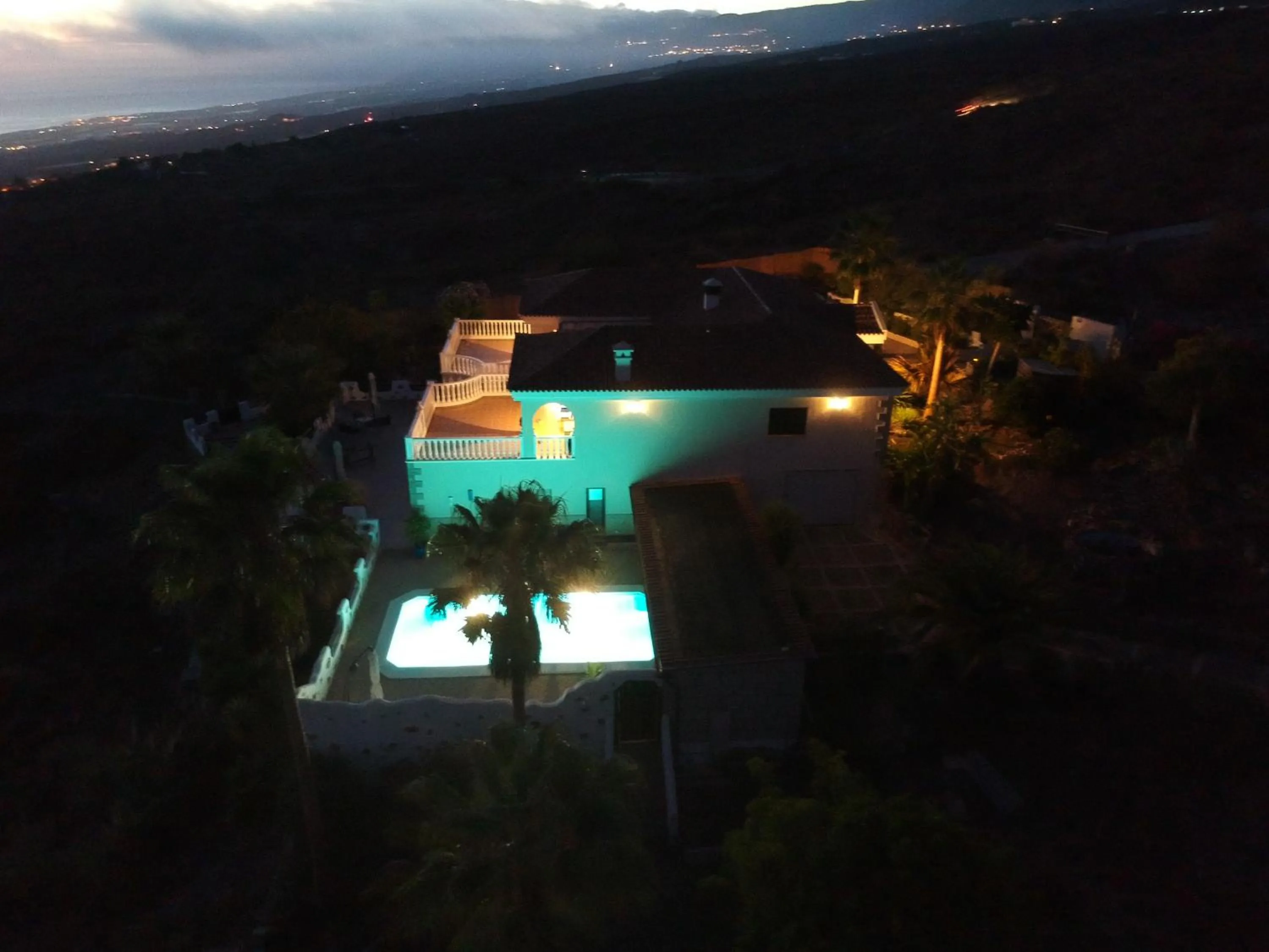 Bird's eye view in CASANTILVIA heated pool paradise