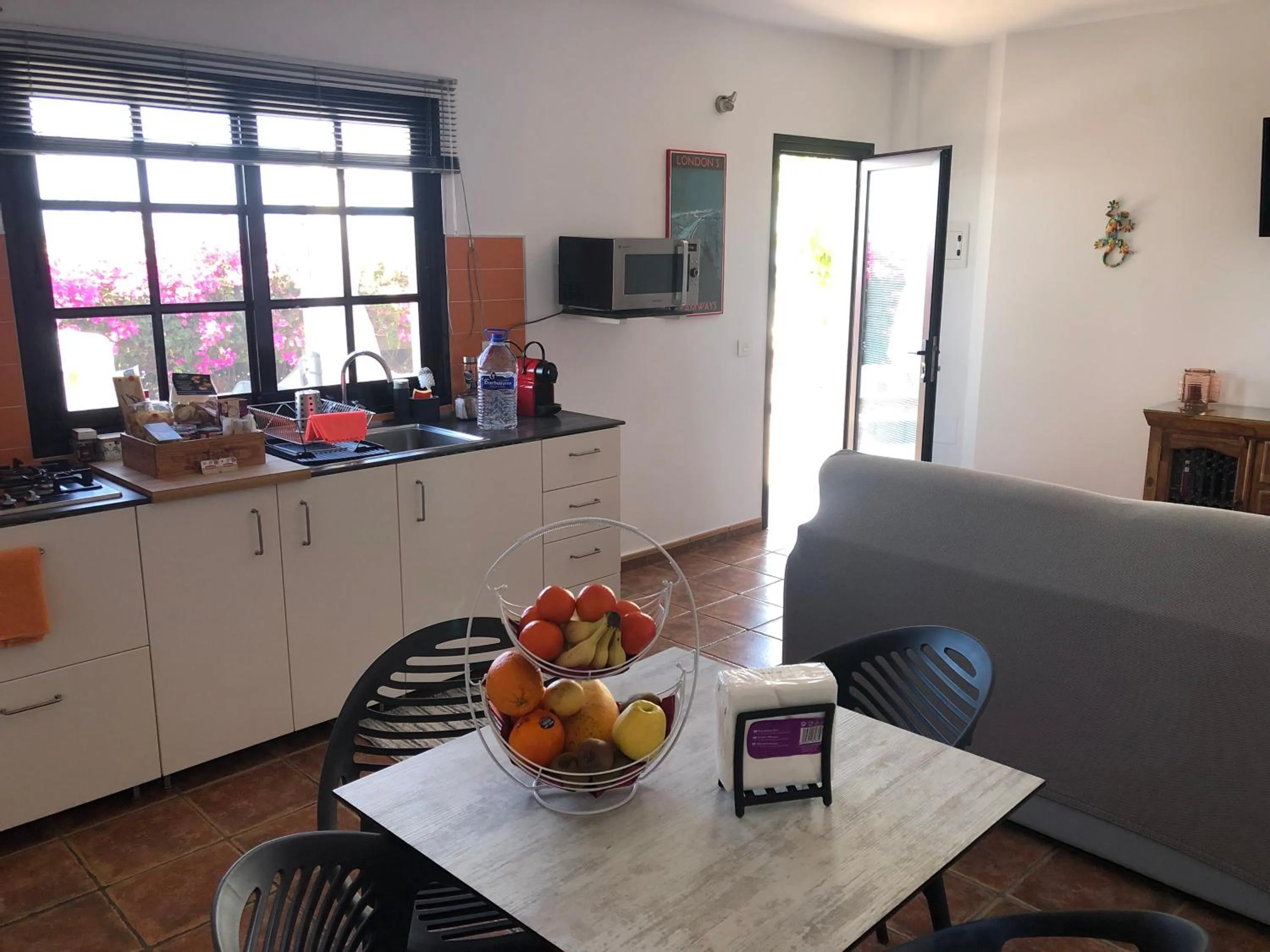 Kitchen or kitchenette in CASANTILVIA heated pool paradise