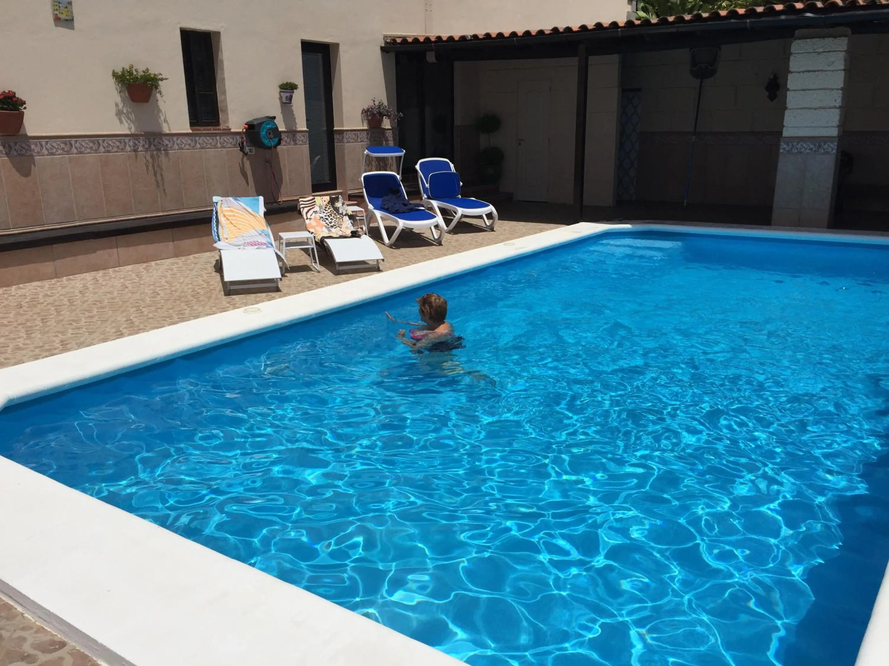 Solarium in CASANTILVIA heated pool paradise