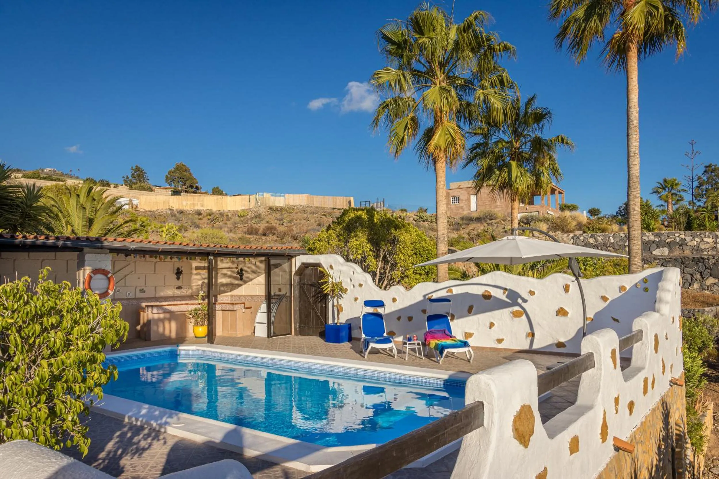 Solarium in CASANTILVIA heated pool paradise