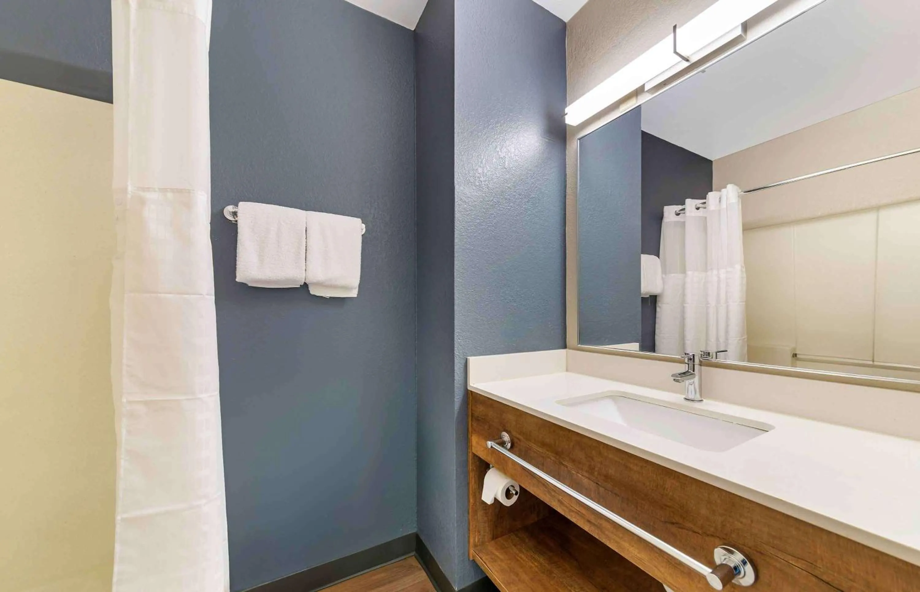 Bathroom in Extended Stay America Premier Suites - Fort Lauderdale - Deerfield Beach