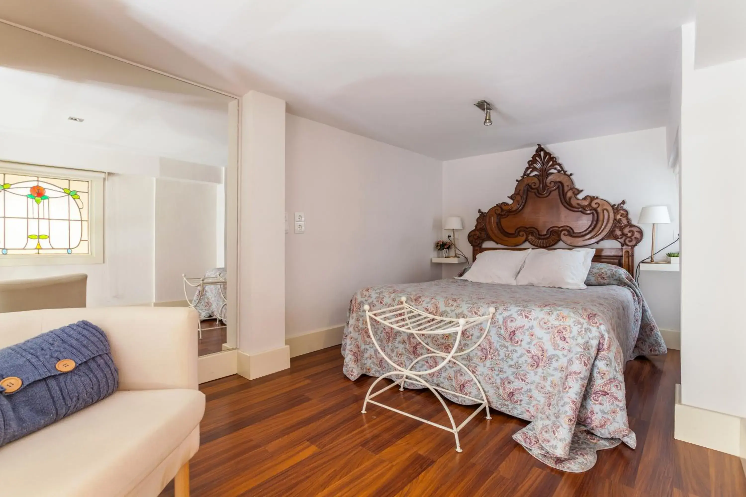 Duplex Apartment (2 Adults) in Sevilla Home Center Duplex Apartment (2 Adults) in Sevilla Home Center