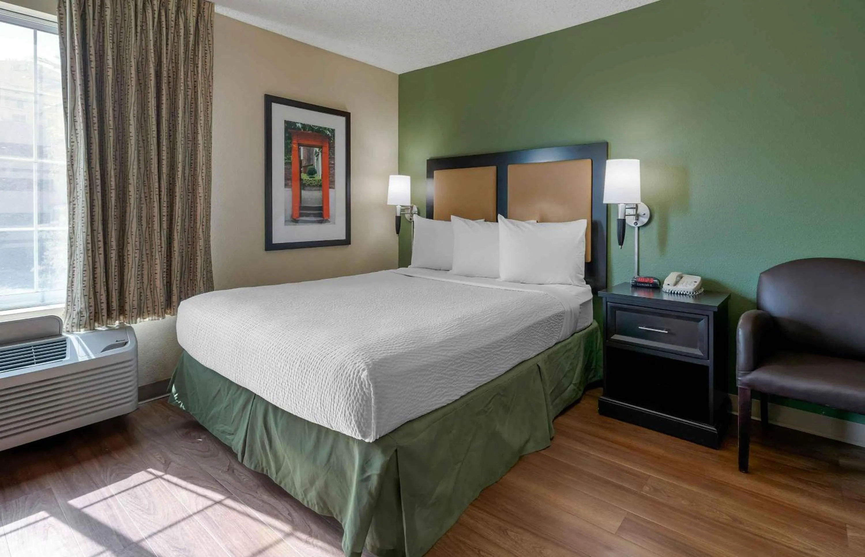 Bedroom, Bed in Extended Stay America Suites - Fremont - Fremont Blvd South