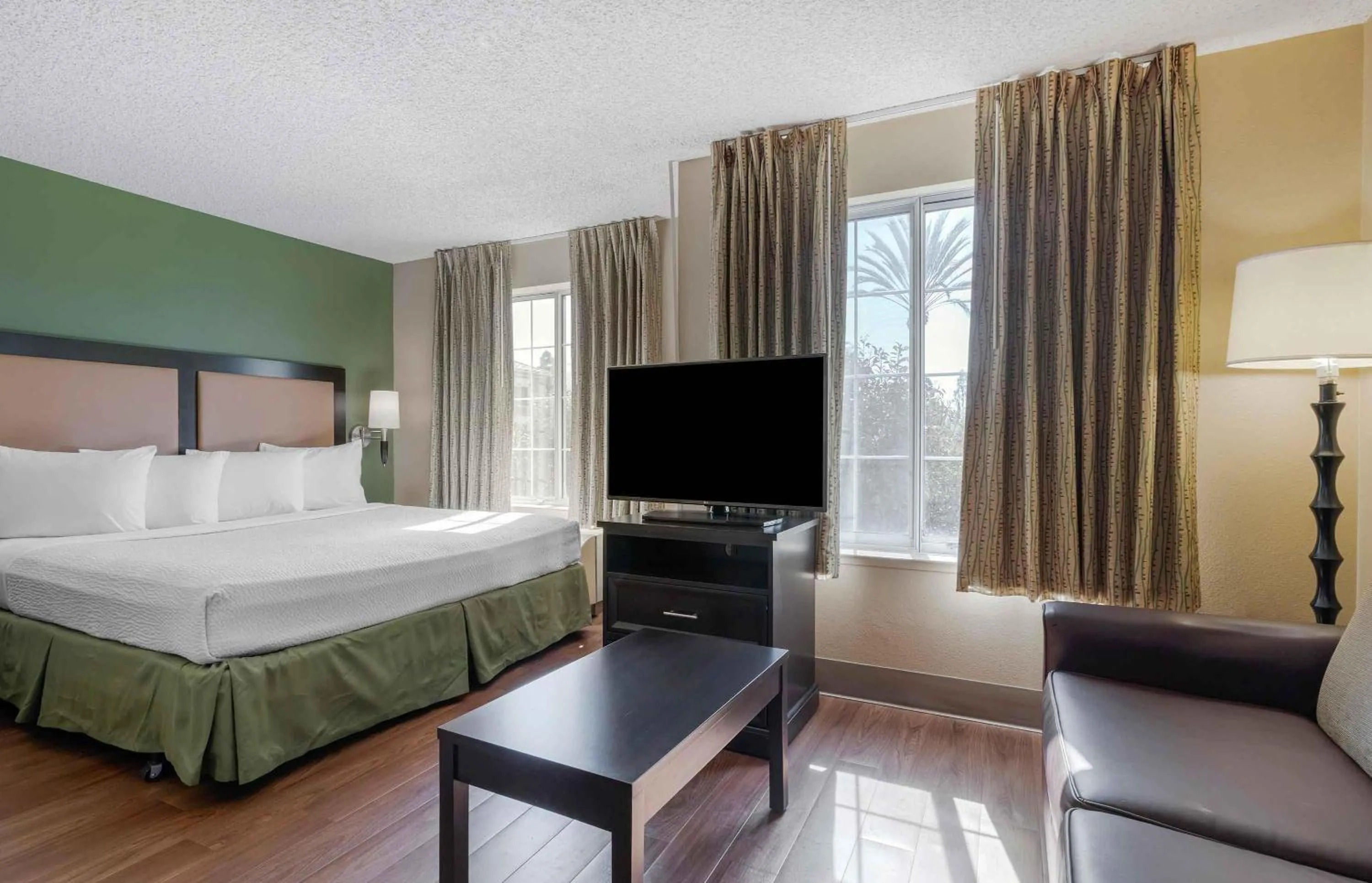 Bedroom, Bed in Extended Stay America Suites - Fremont - Fremont Blvd South