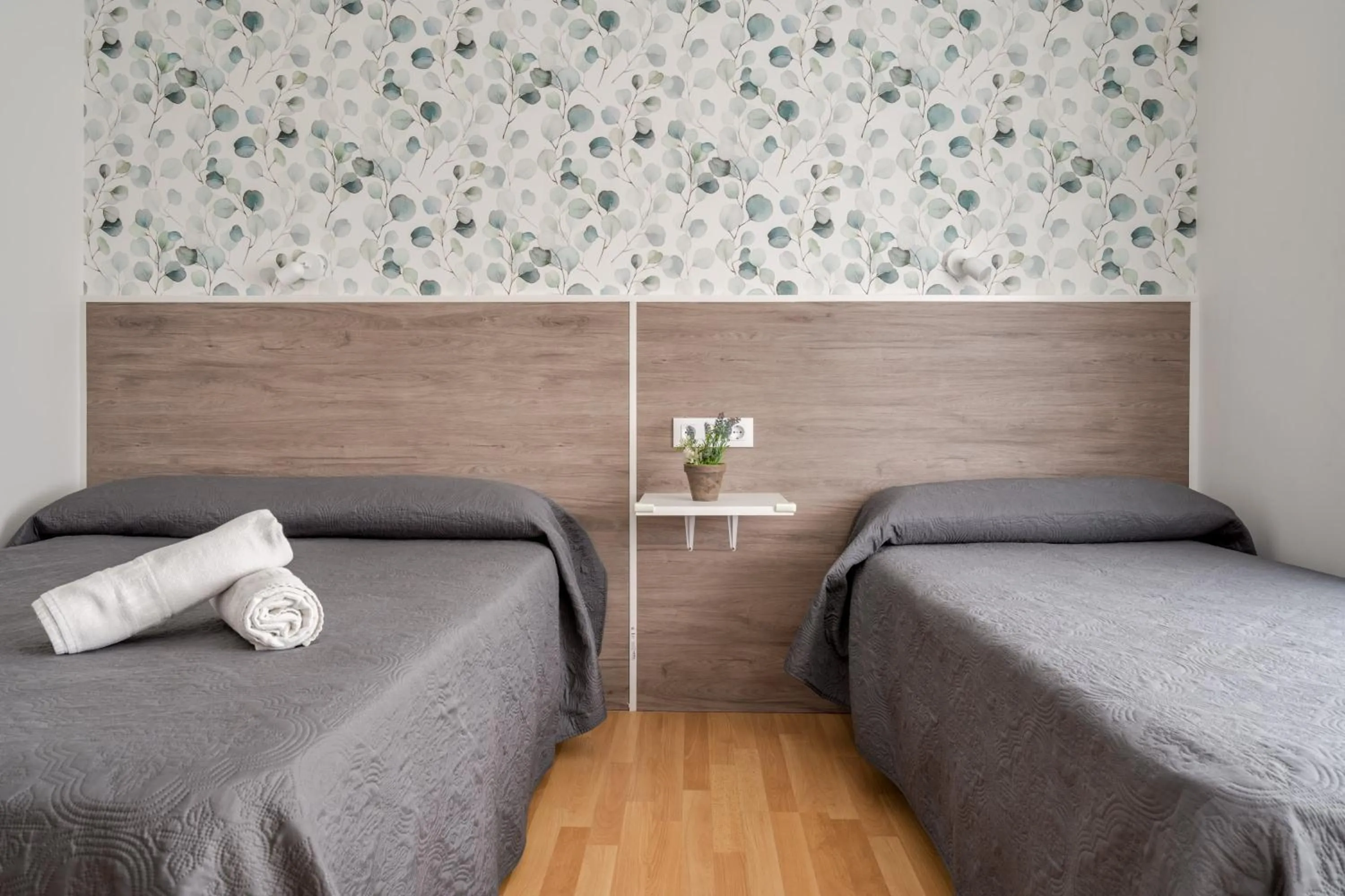 Bedroom, Bed in Hotel Tolosa