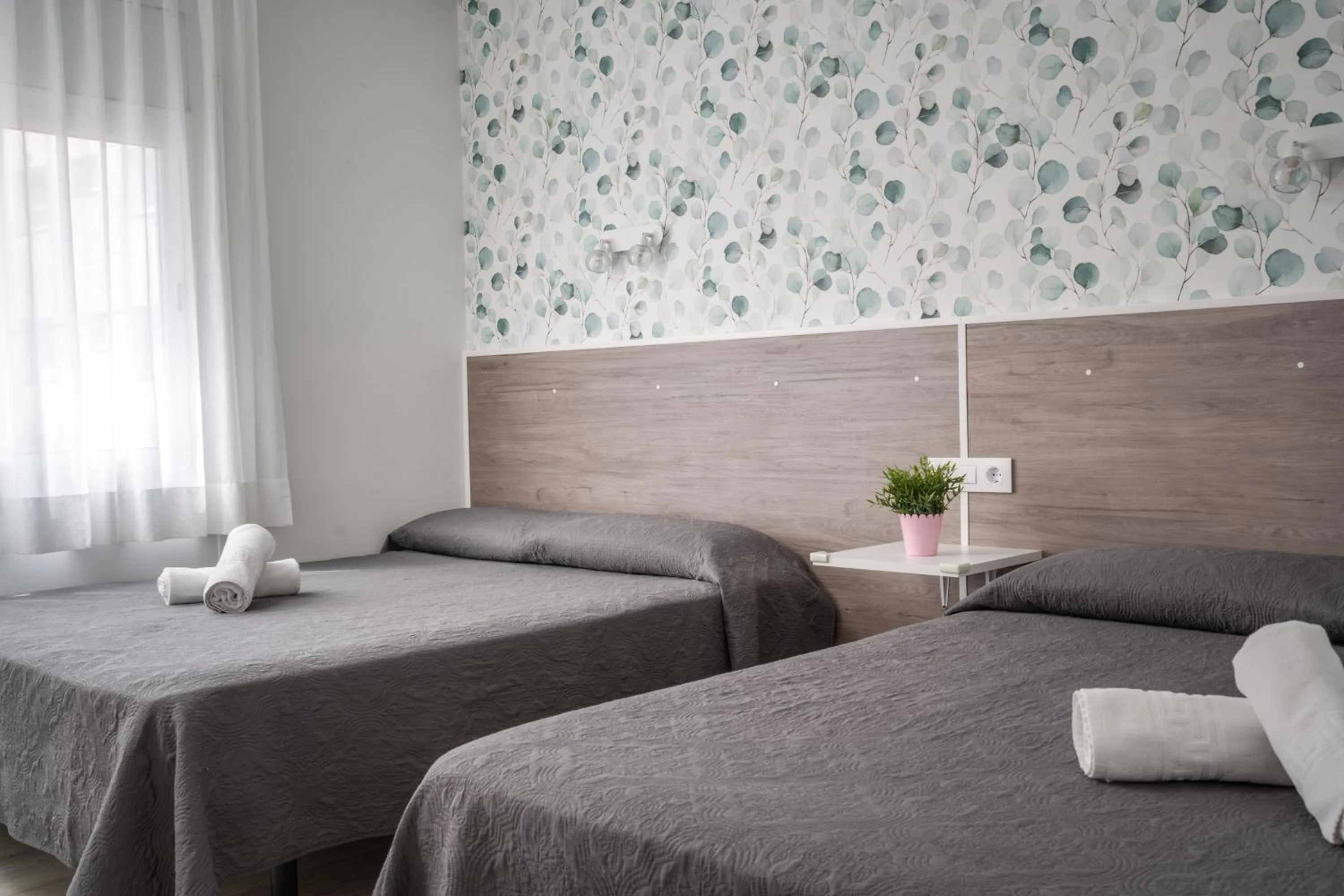 Bedroom, Bed in Hotel Tolosa