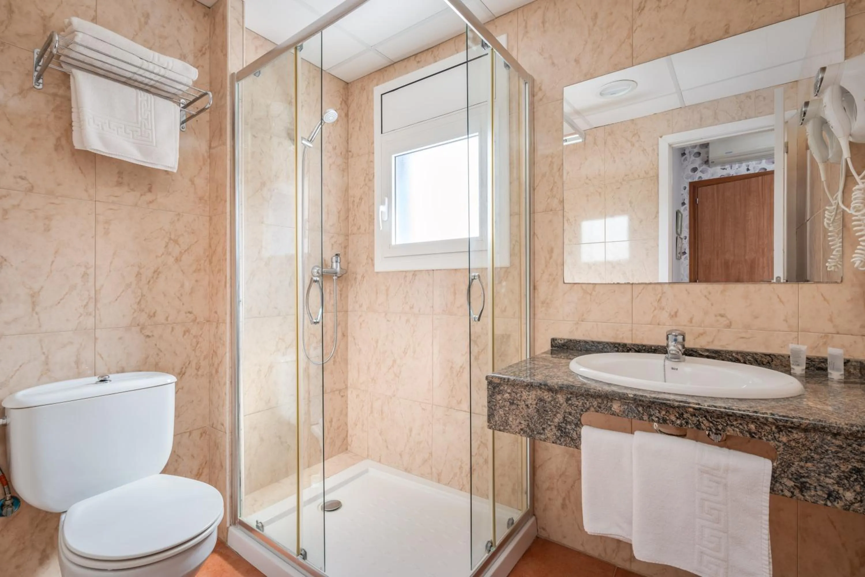 Bathroom in Hotel Tolosa