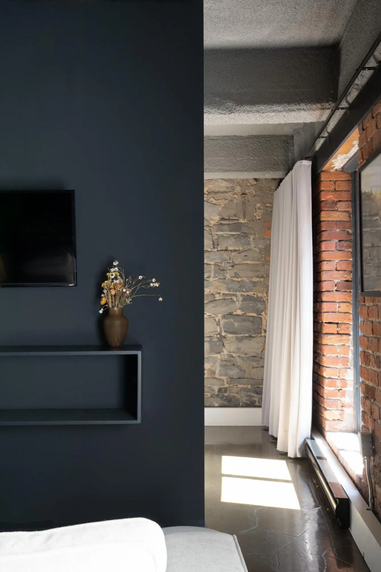 TV and multimedia, Bed in Maison Sainte-Thérèse By Maisons & co