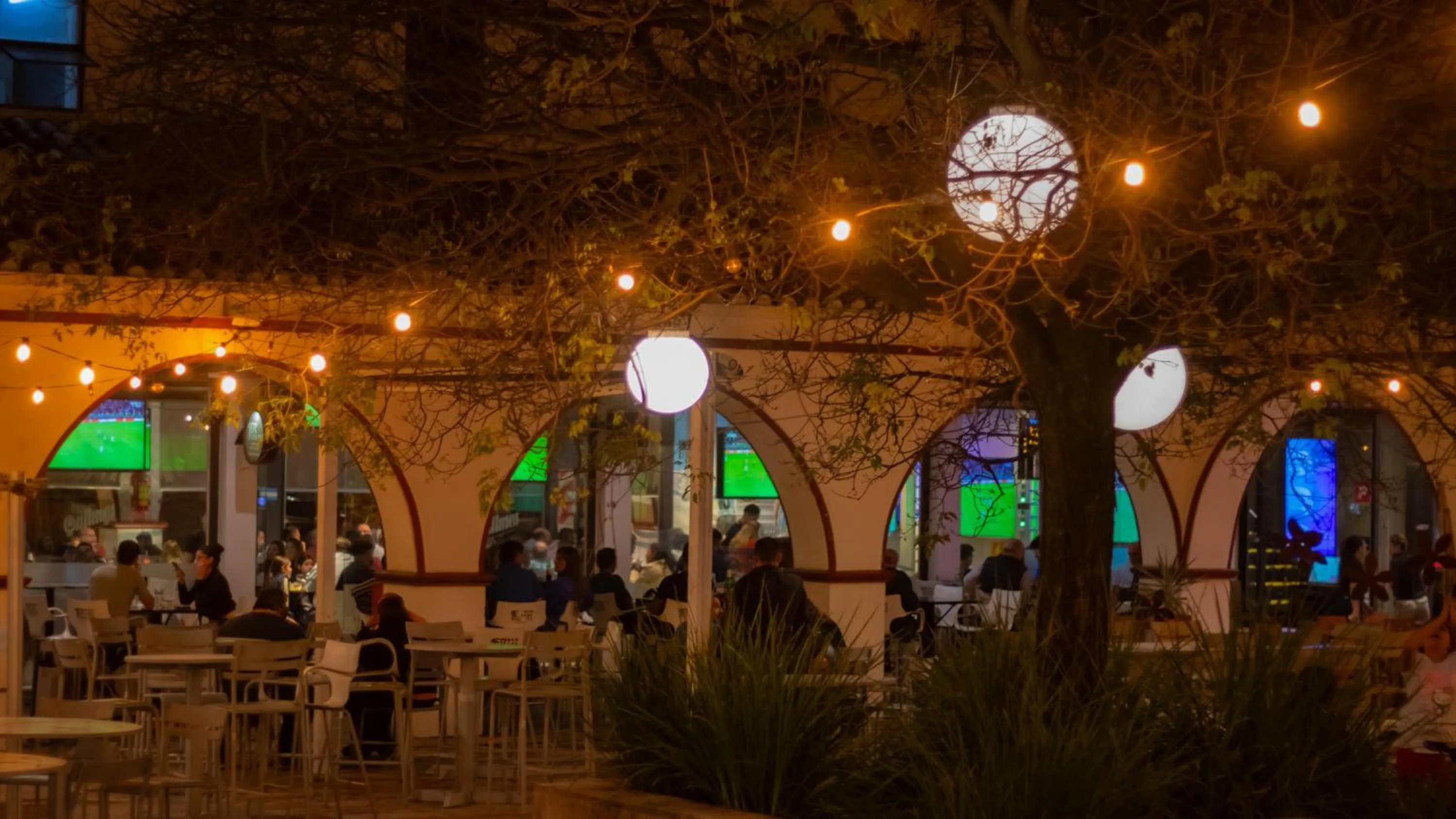 Restaurant/places to eat in Hilton Garden Inn Tucuman