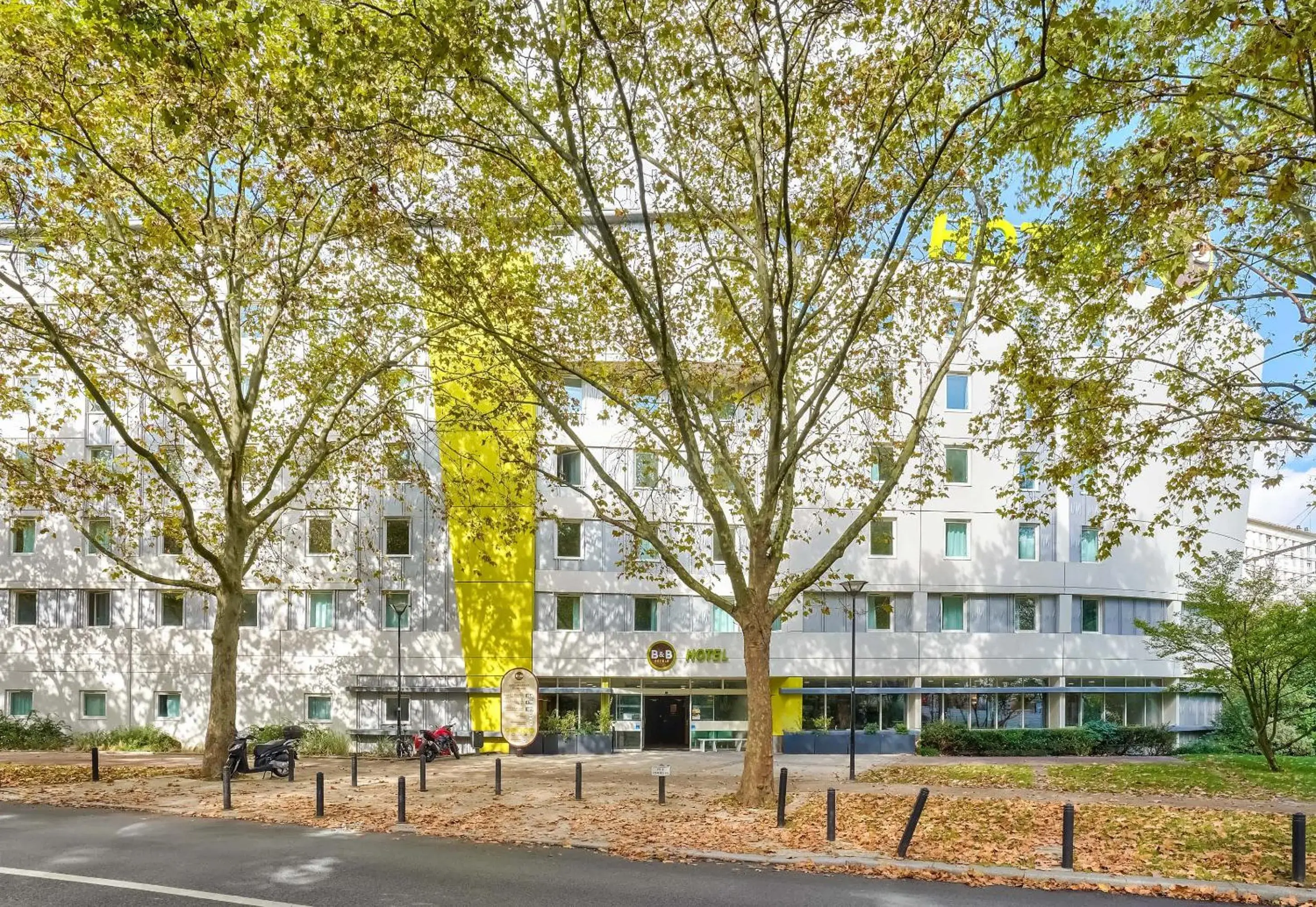 Property building in B&B HOTEL Paris Malakoff Parc des Expositions Property building in B&B HOTEL Paris Malakoff Parc des Expositions