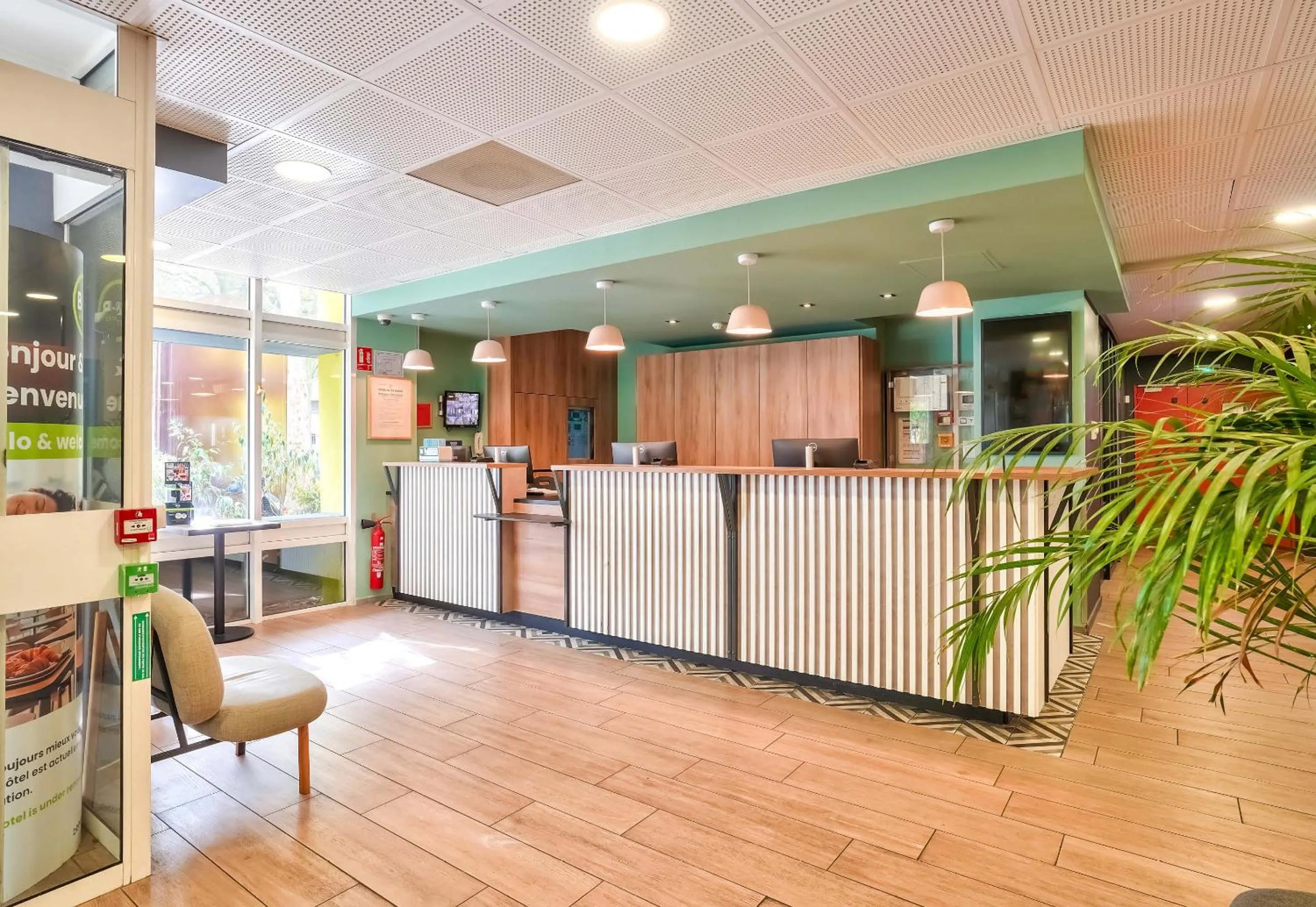 Lobby or reception in B&B HOTEL Paris Malakoff Parc des Expositions