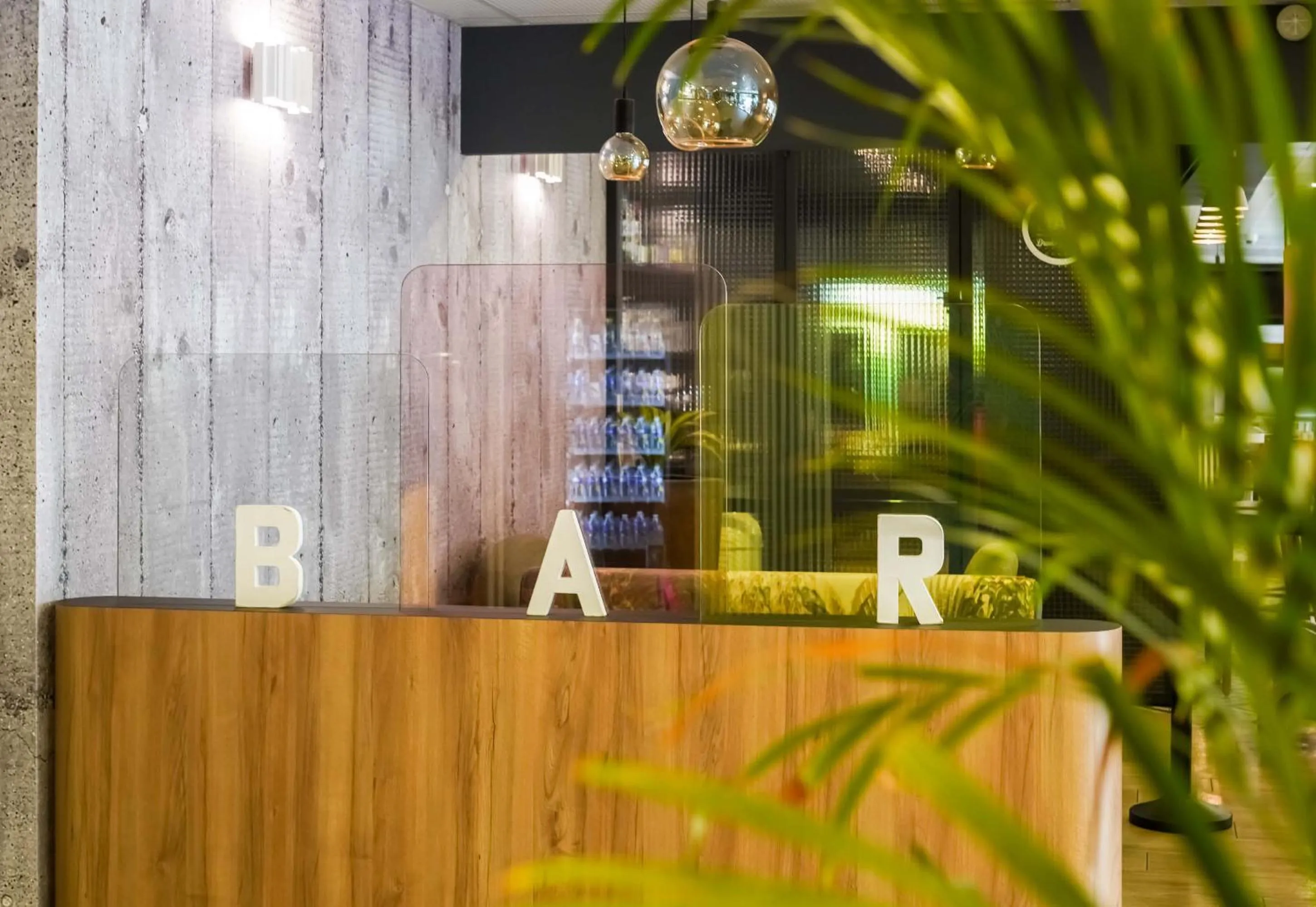 Lounge or bar in B&B HOTEL Paris Malakoff Parc des Expositions