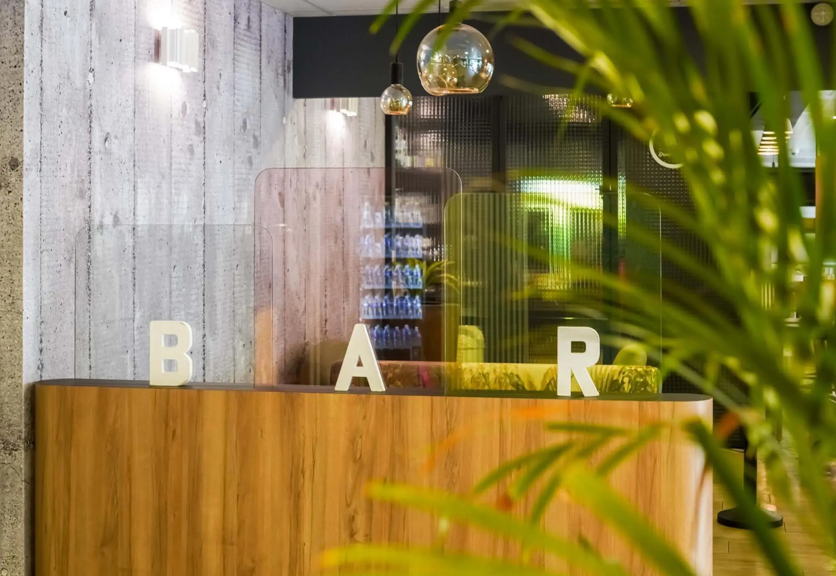 Lounge or bar in B&B HOTEL Paris Malakoff Parc des Expositions Lounge or bar in B&B HOTEL Paris Malakoff Parc des Expositions