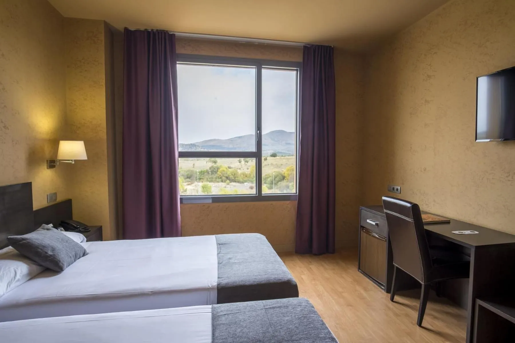 Bedroom, Bed in Alda El Espinar