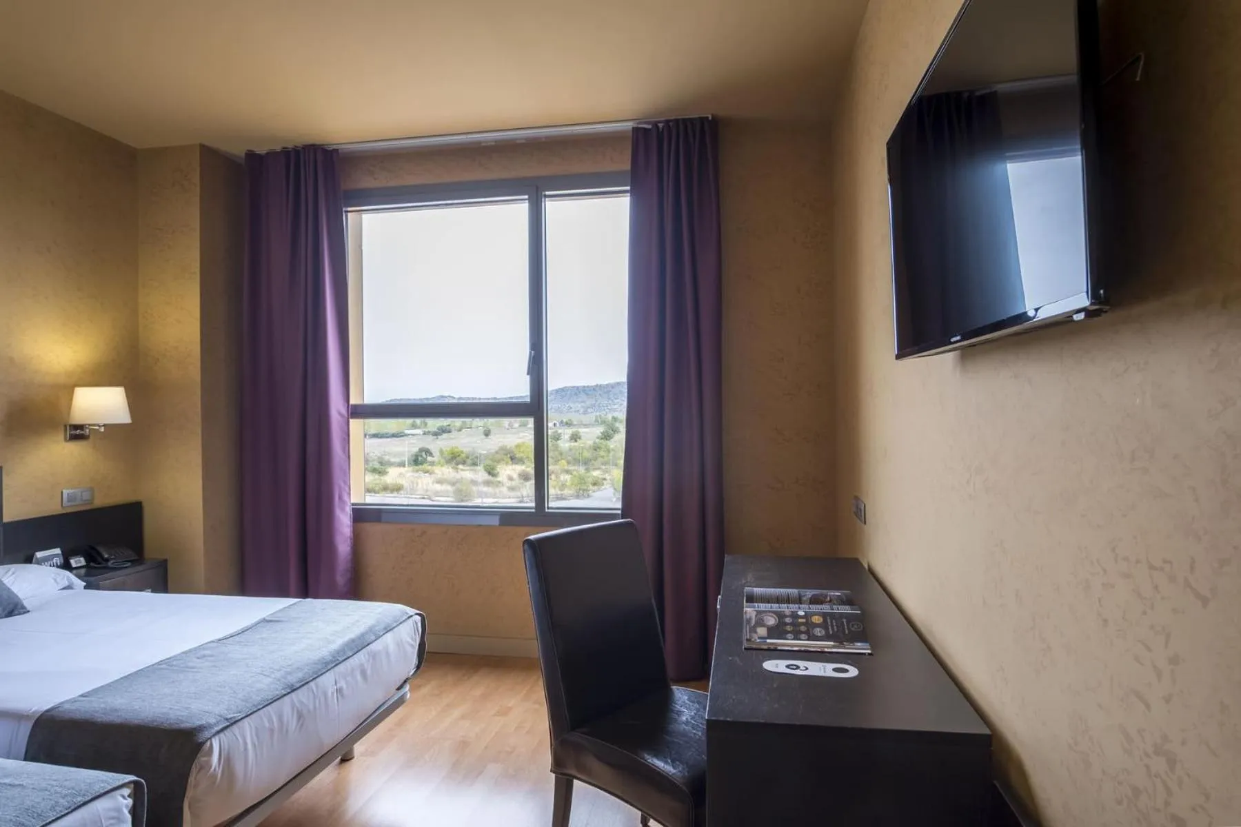 Bedroom, Bed in Alda El Espinar