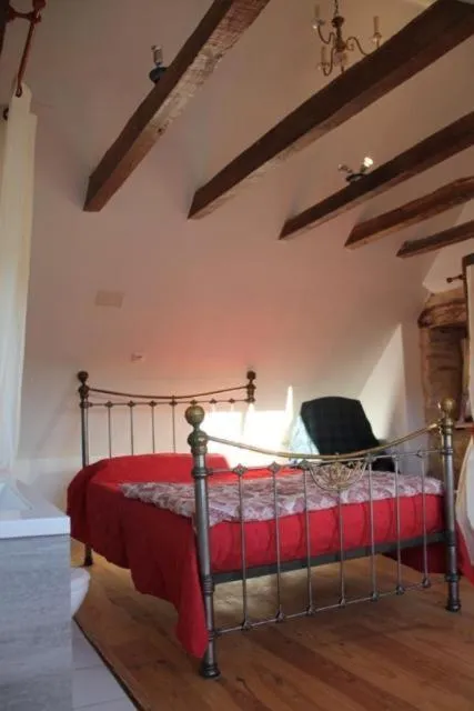 Bed in Le Moulin de Benechou