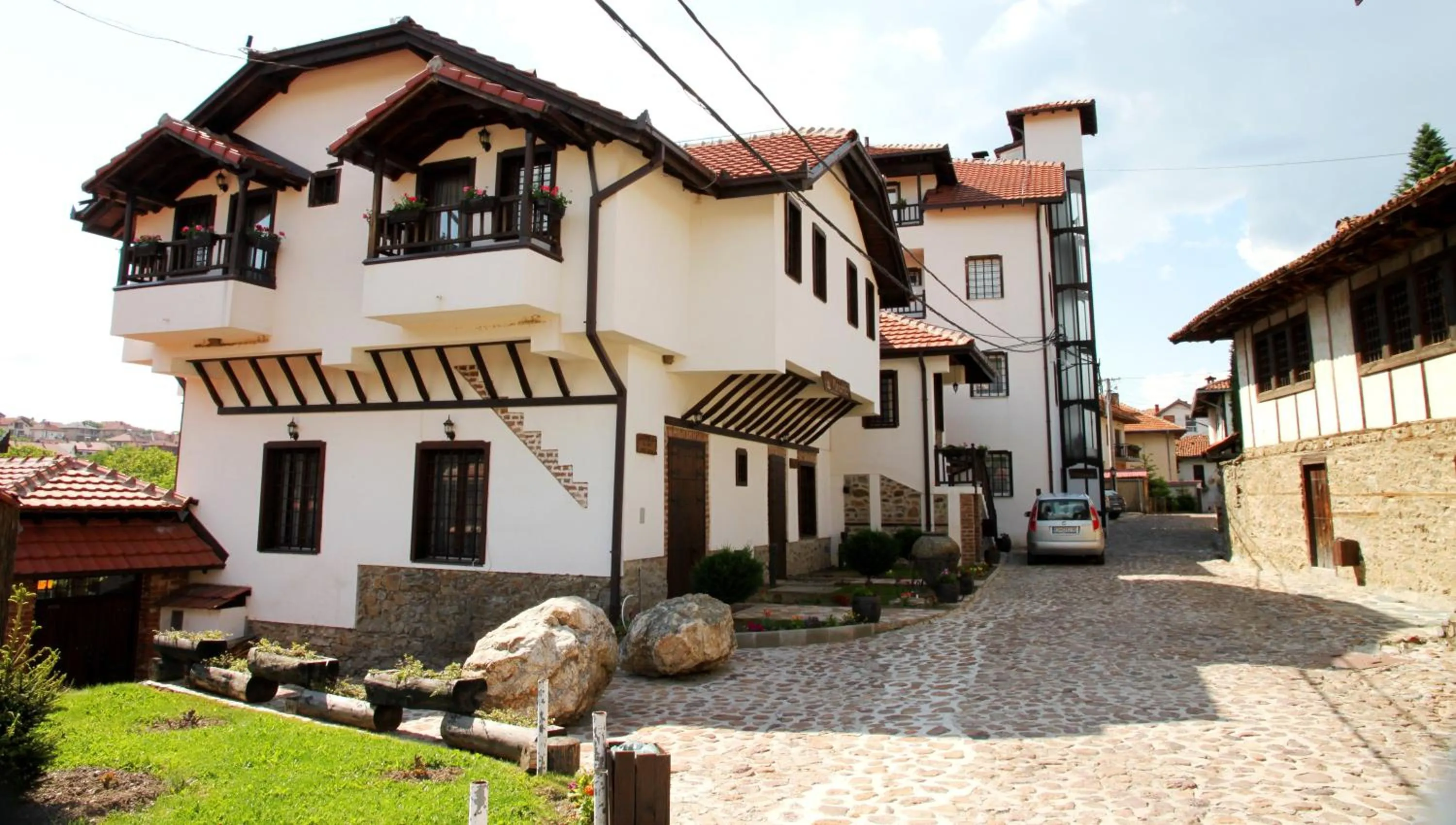Facade/entrance in Hotel Manastir Berovo
