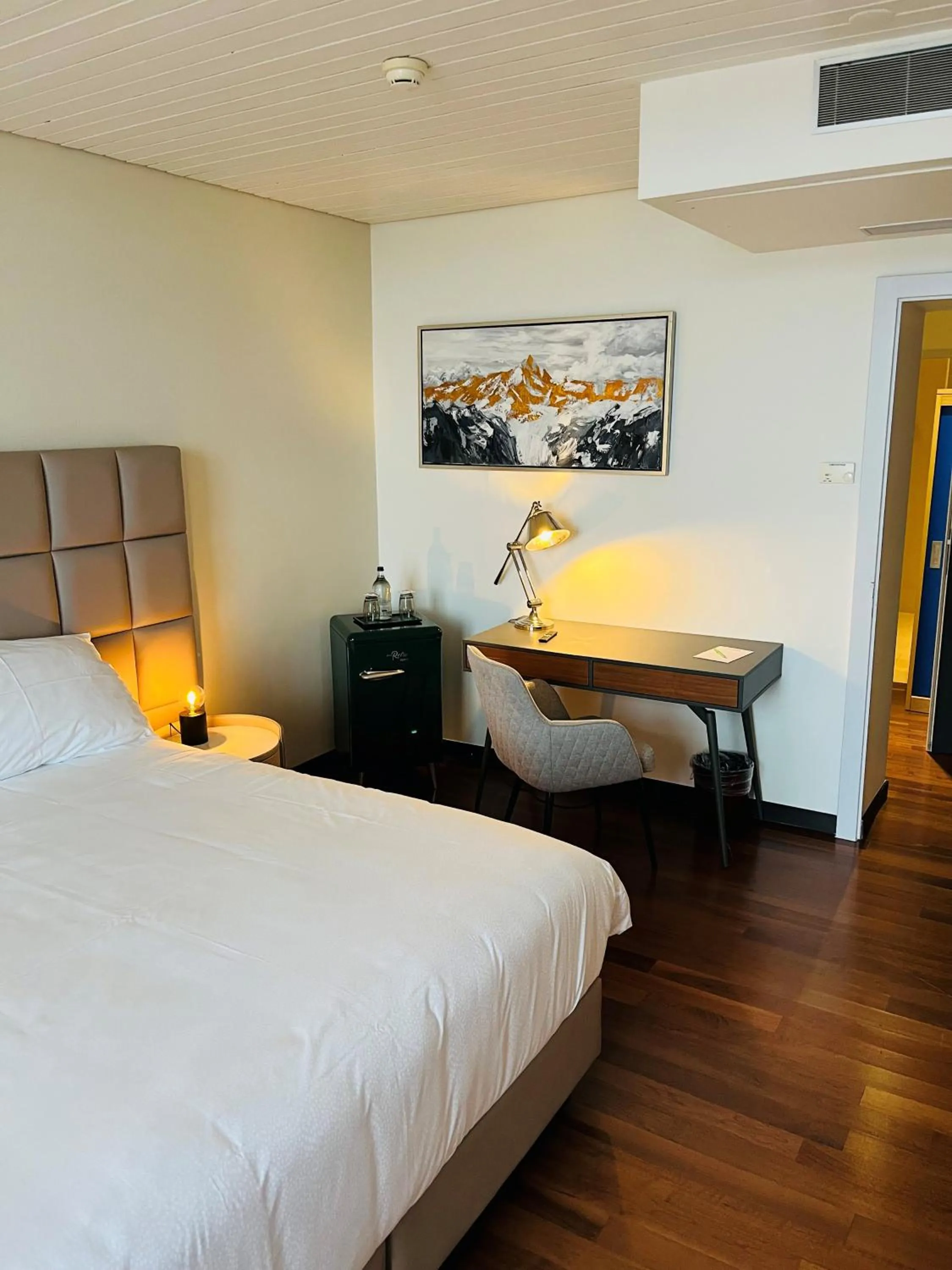 Bed in Rivage Hotel Restaurant Lutry