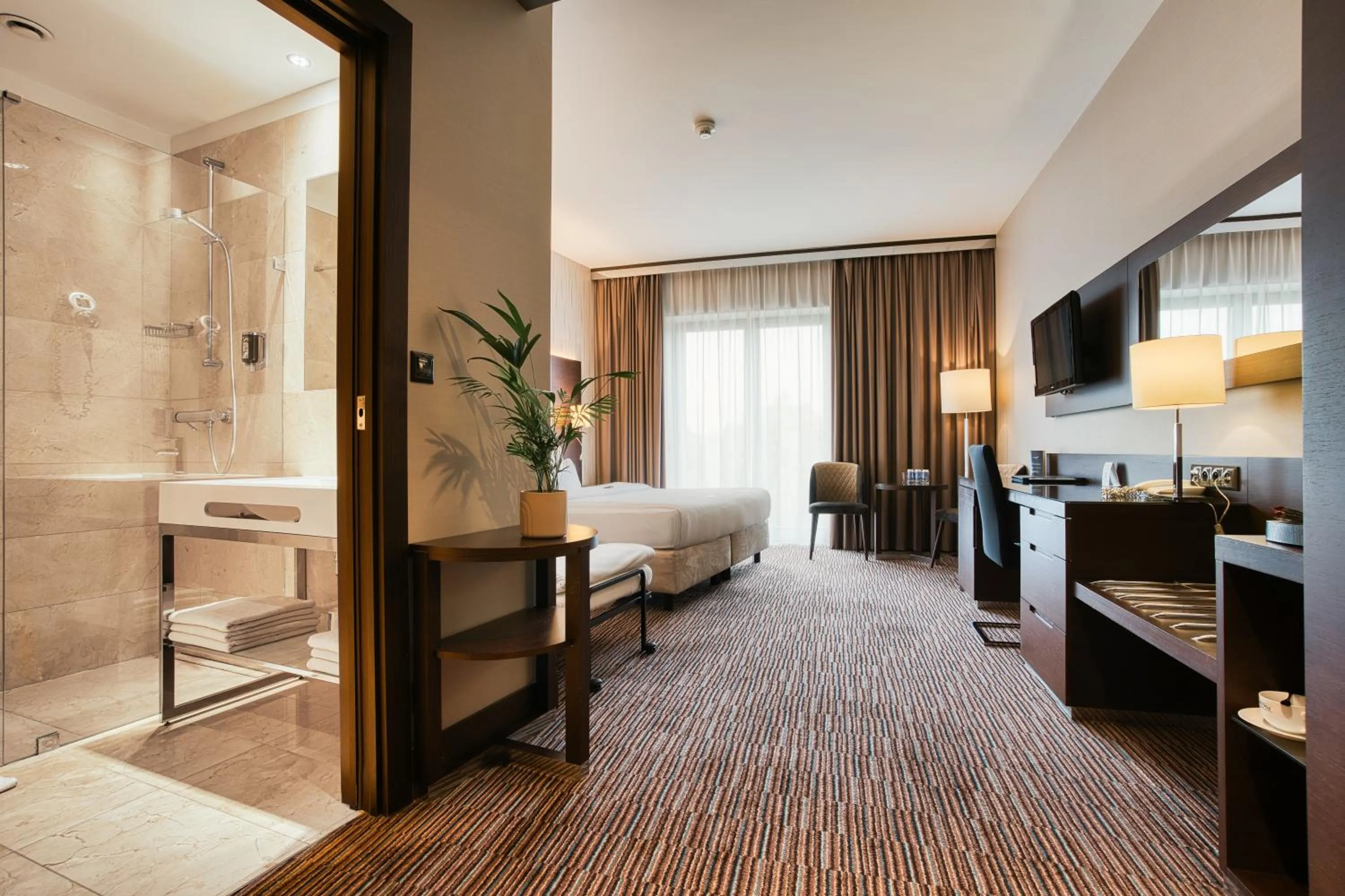 Photo of the whole room, Bed in Copernicus Toruń Hotel