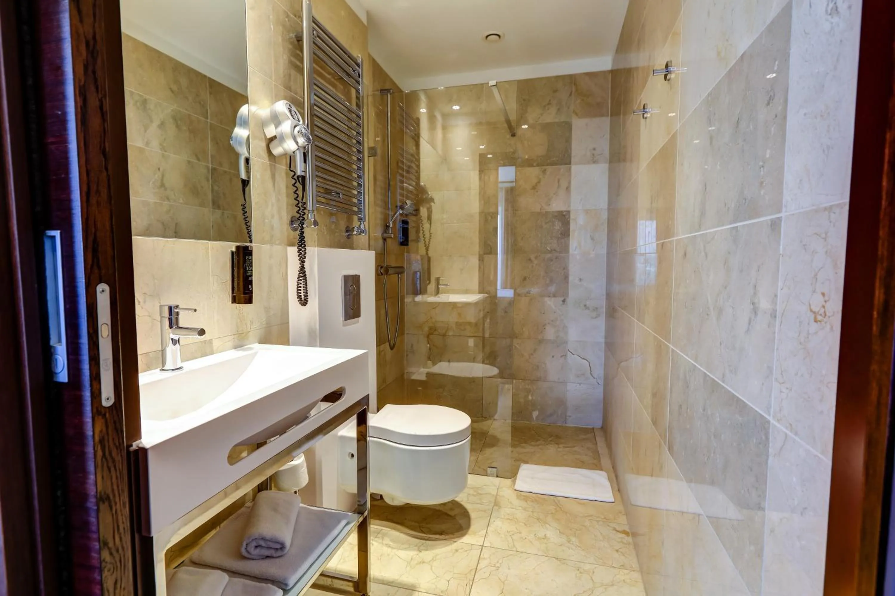 Shower in Copernicus Toruń Hotel