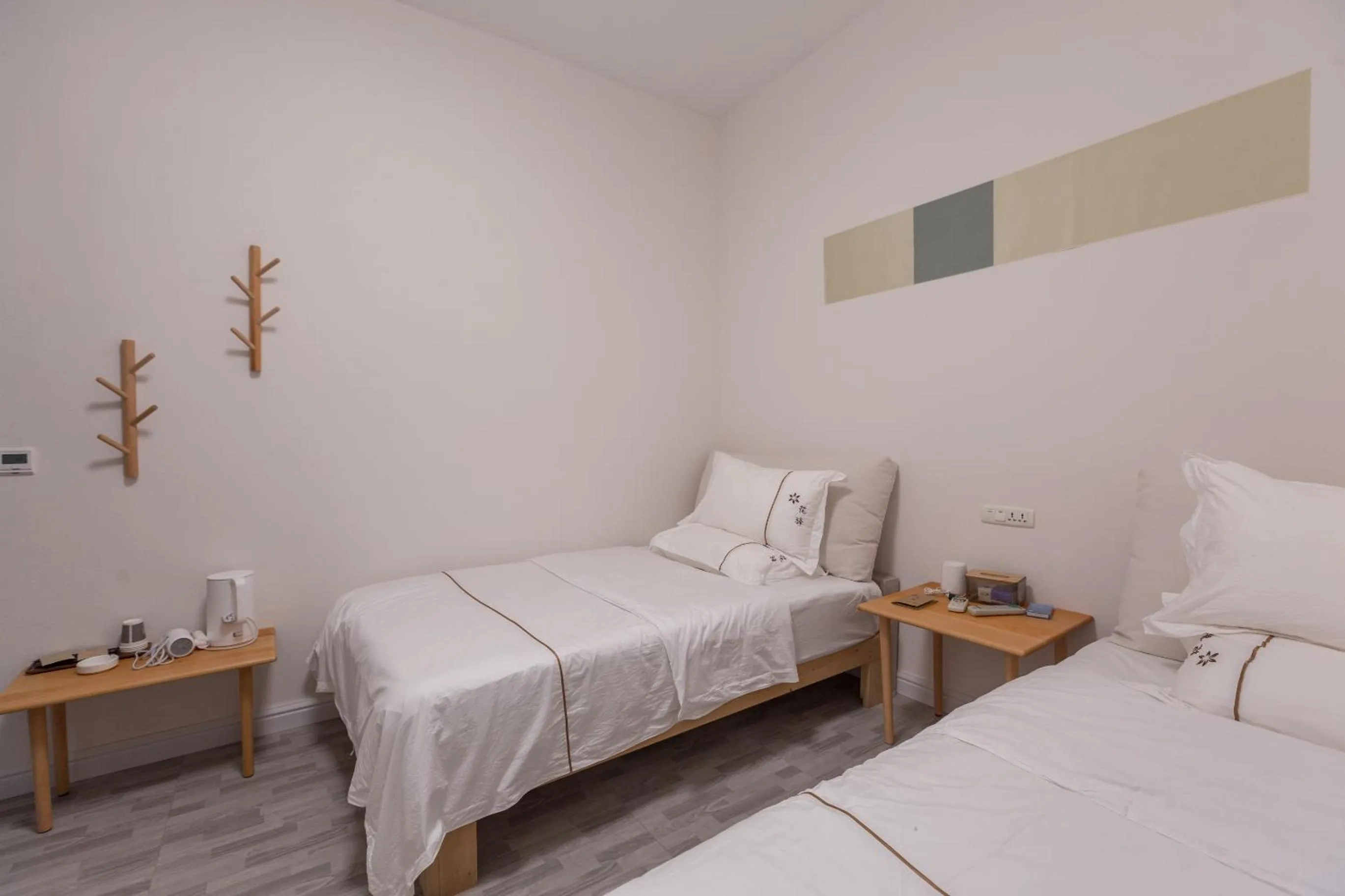 Bed in Guilin Flowers Inn