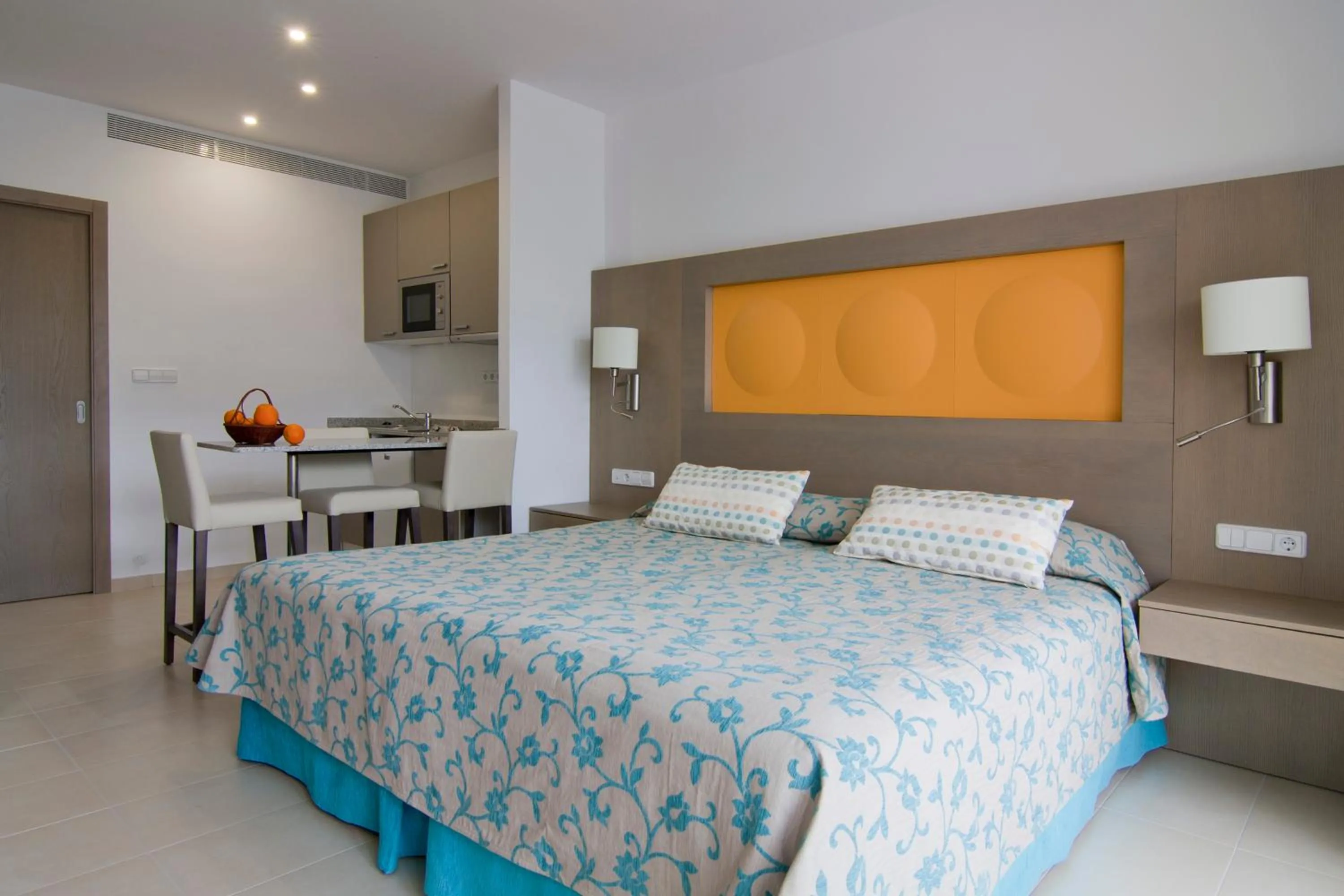 Studio (3 Adults) in Hoposa Montelin