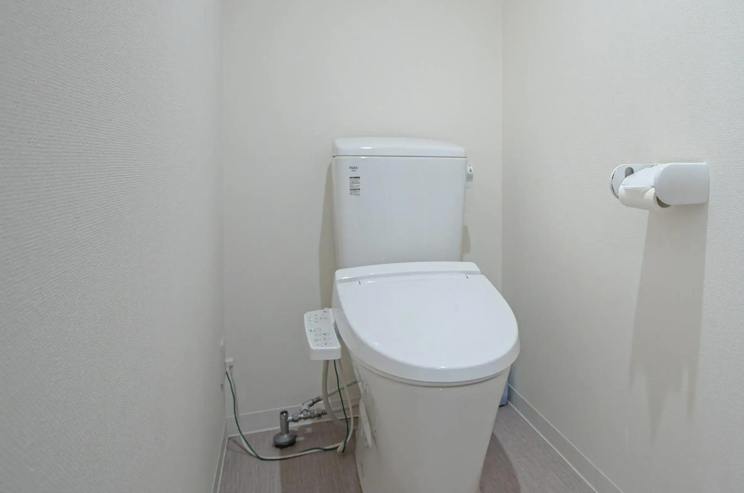Toilet in INOVE VILLA OSAKA -118 sqm , 2 Bedrooms , 7 Double Beds Toilet in INOVE VILLA OSAKA -118 sqm , 2 Bedrooms , 7 Double Beds