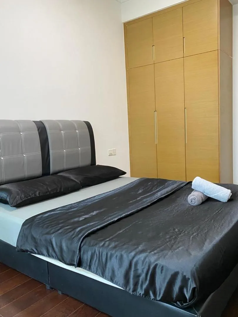 Bed in R&F Princess Cove @ R&F Mall