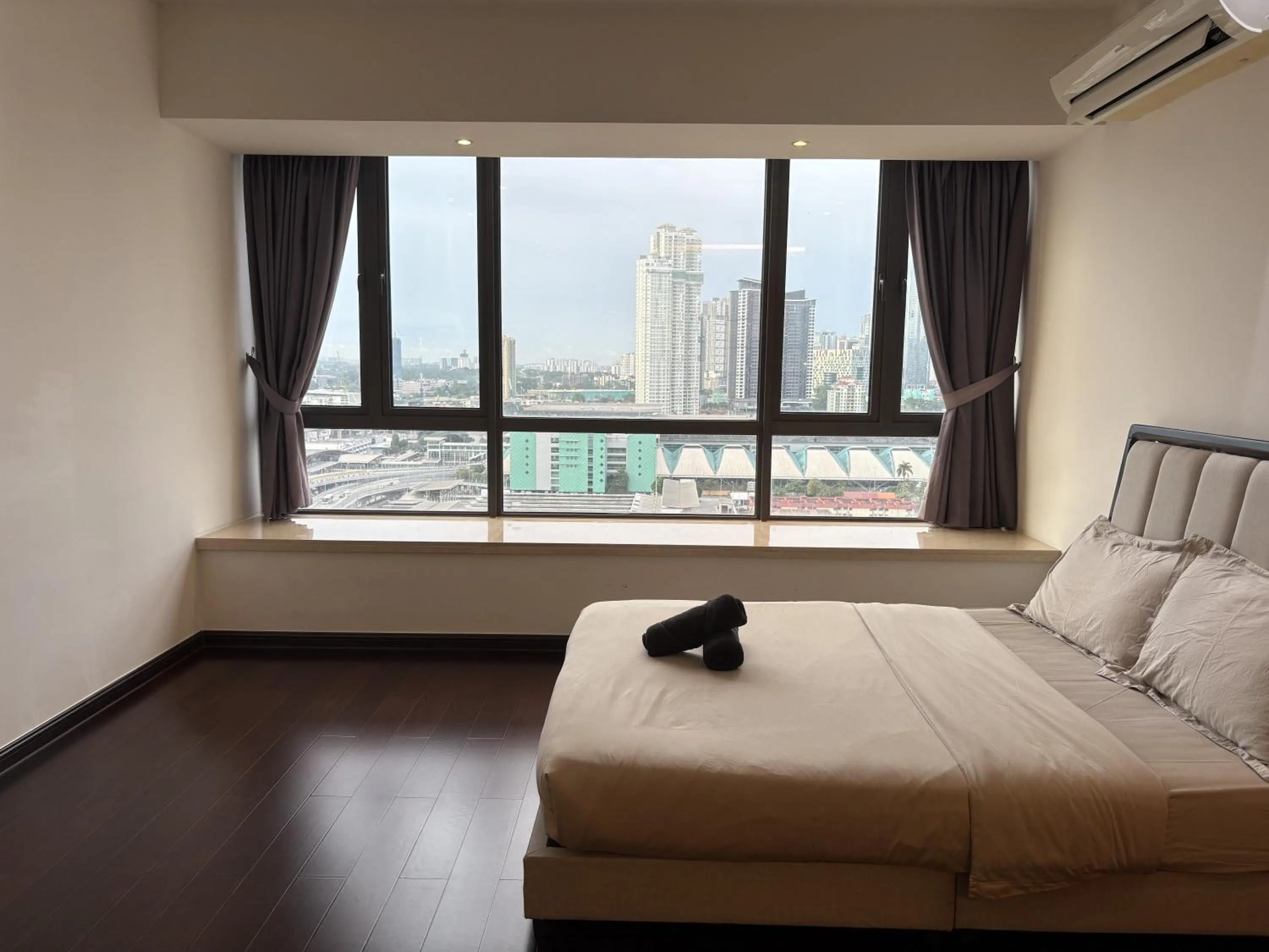 Bed in R&F Princess Cove @ R&F Mall