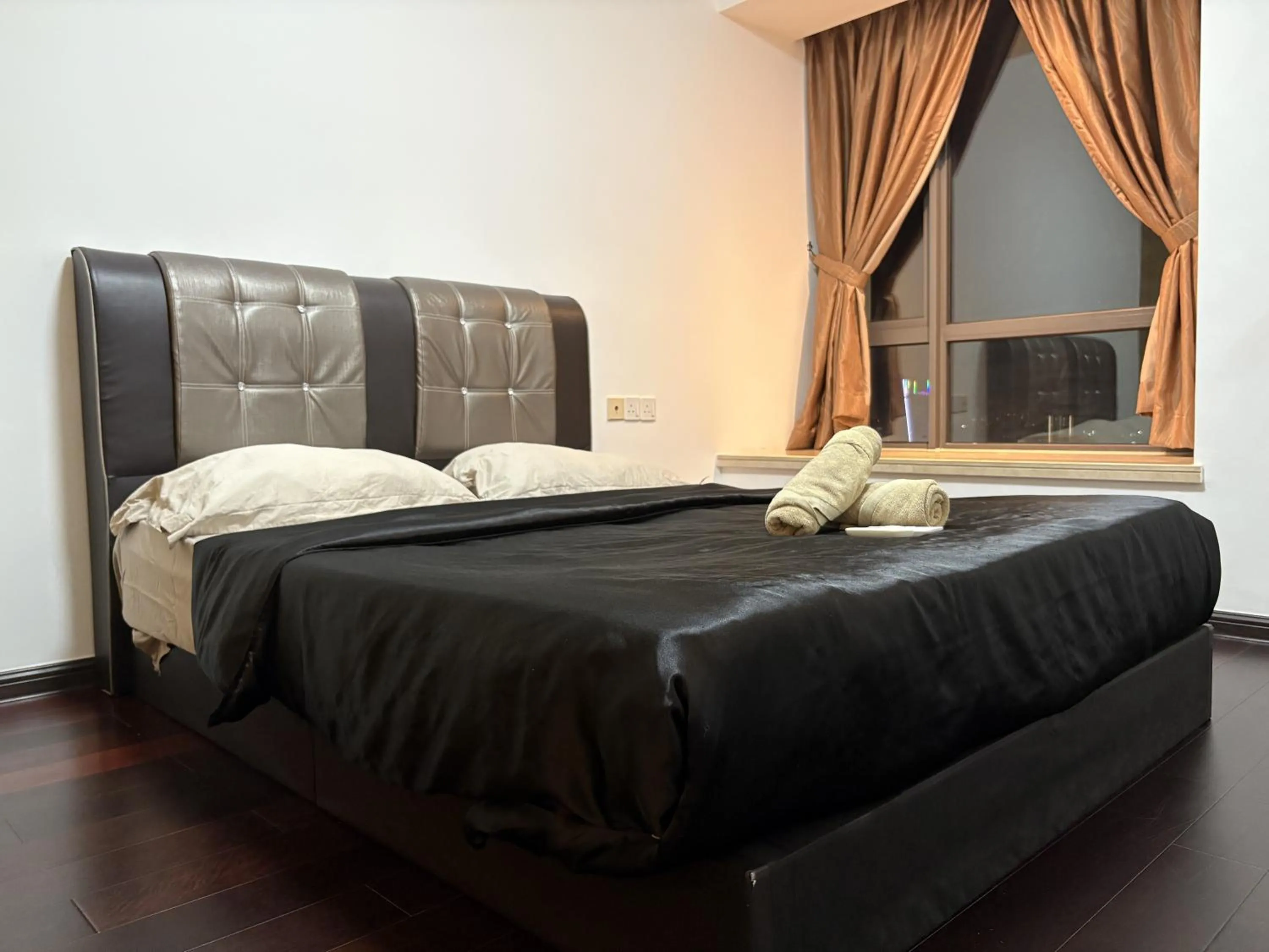 Bed in R&F Princess Cove @ R&F Mall